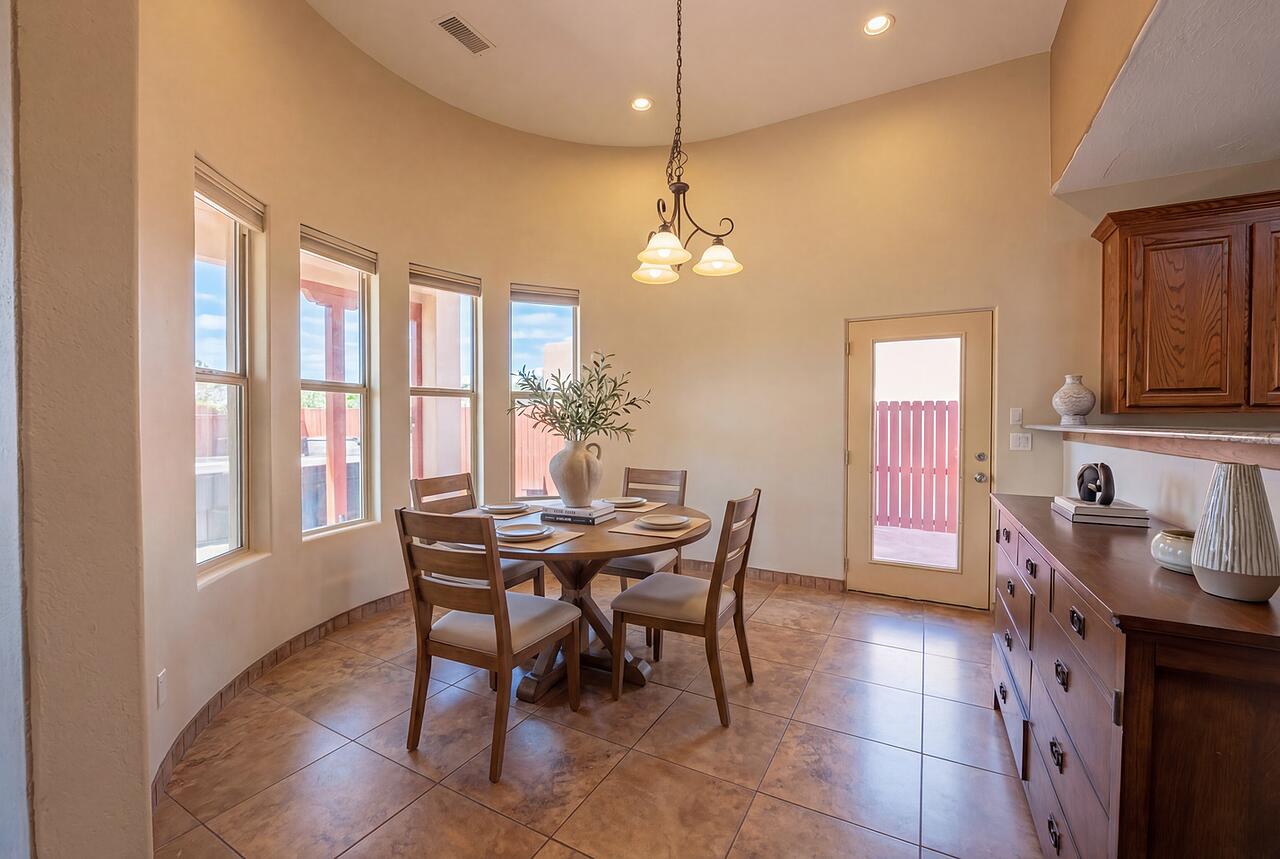705 Chihuahua Road NE