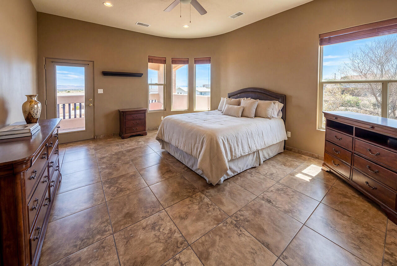 705 Chihuahua Road NE