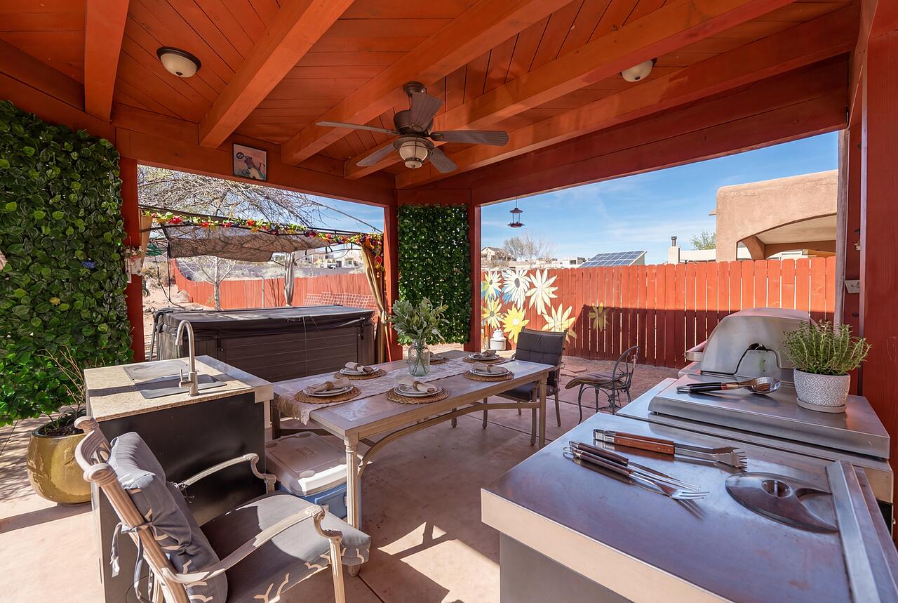 705 Chihuahua Road NE