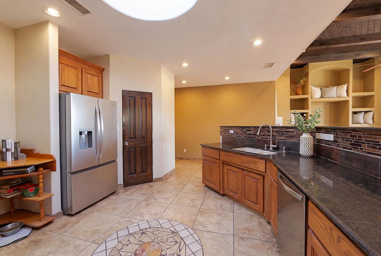 705 Chihuahua Road NE