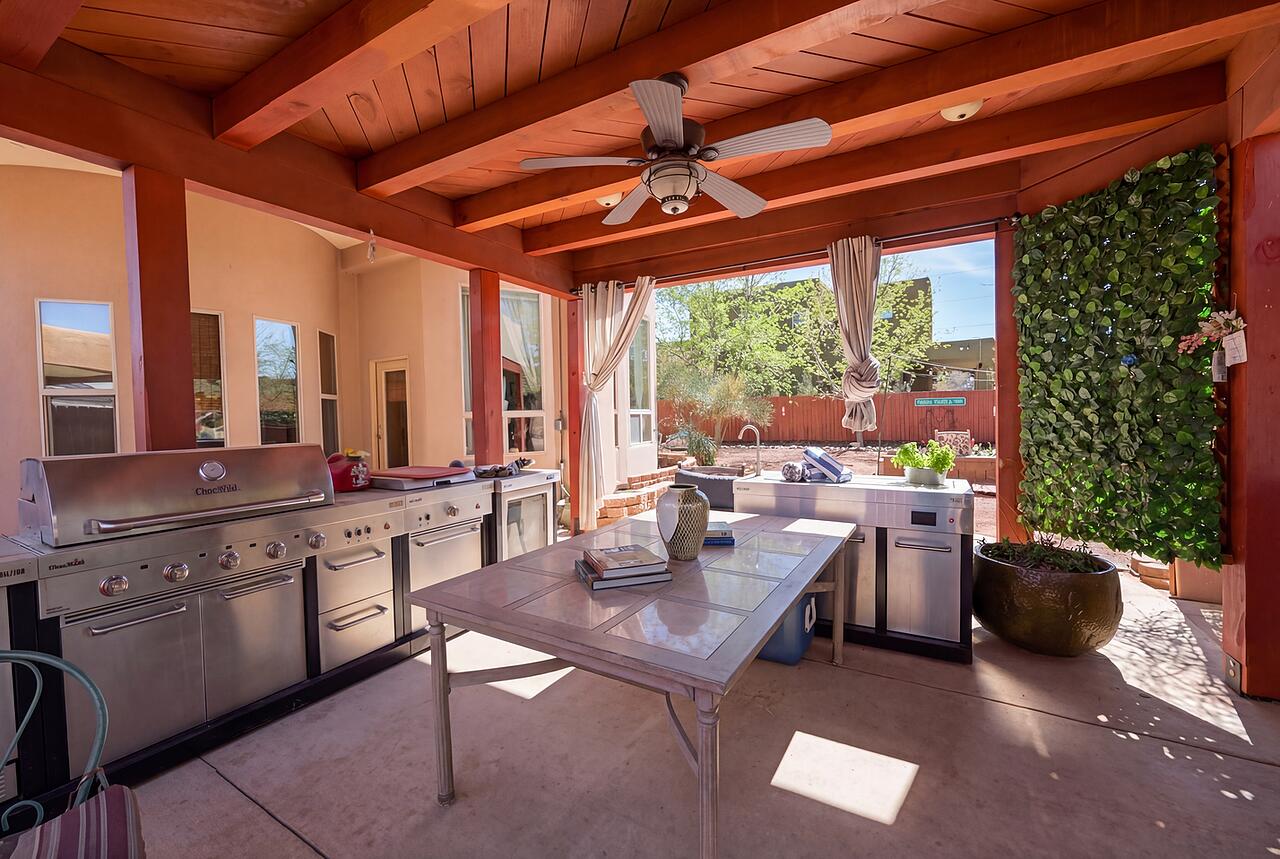 705 Chihuahua Road NE