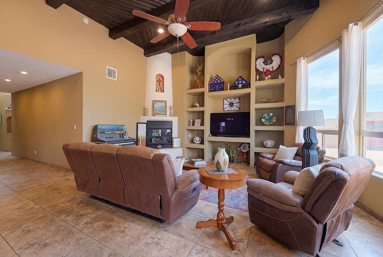 705 Chihuahua Road NE