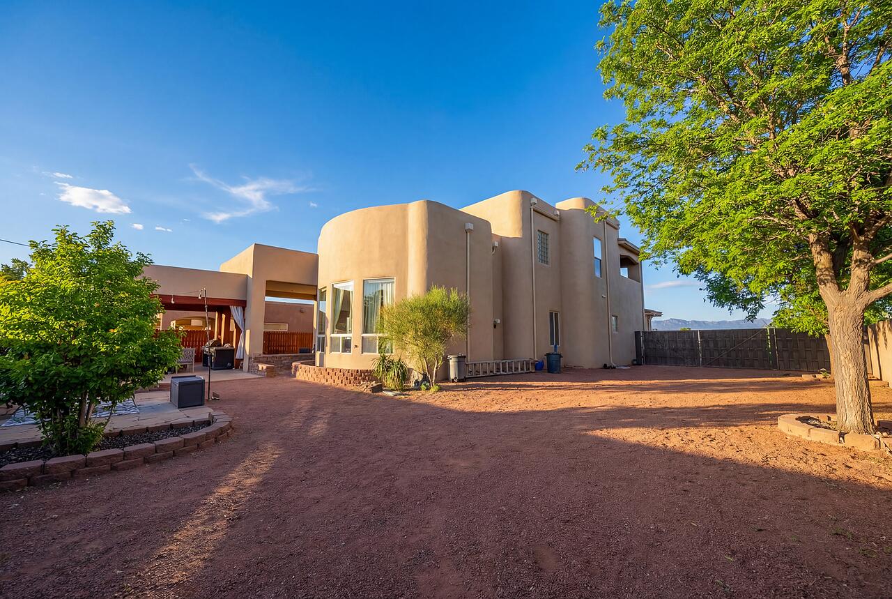 705 Chihuahua Road NE