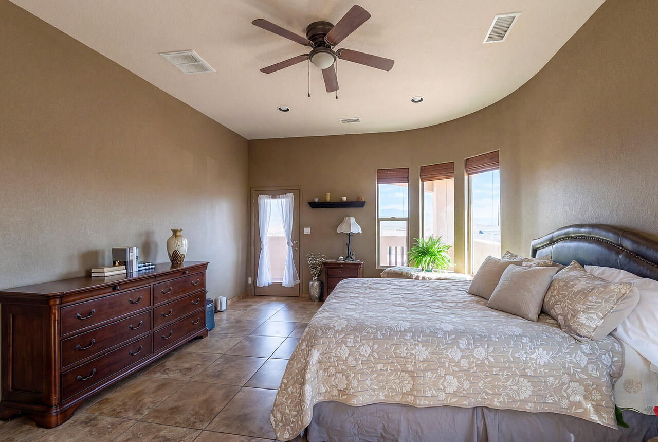 705 Chihuahua Road NE