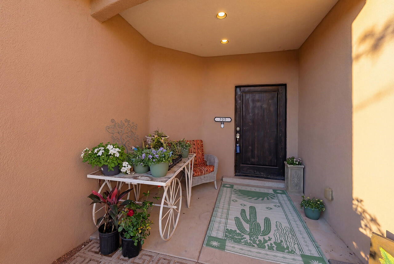 705 Chihuahua Road NE