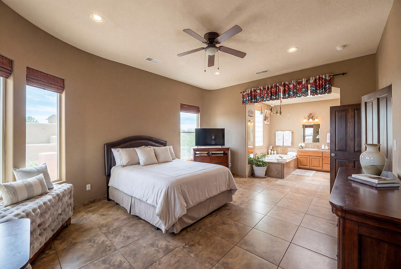 705 Chihuahua Road NE