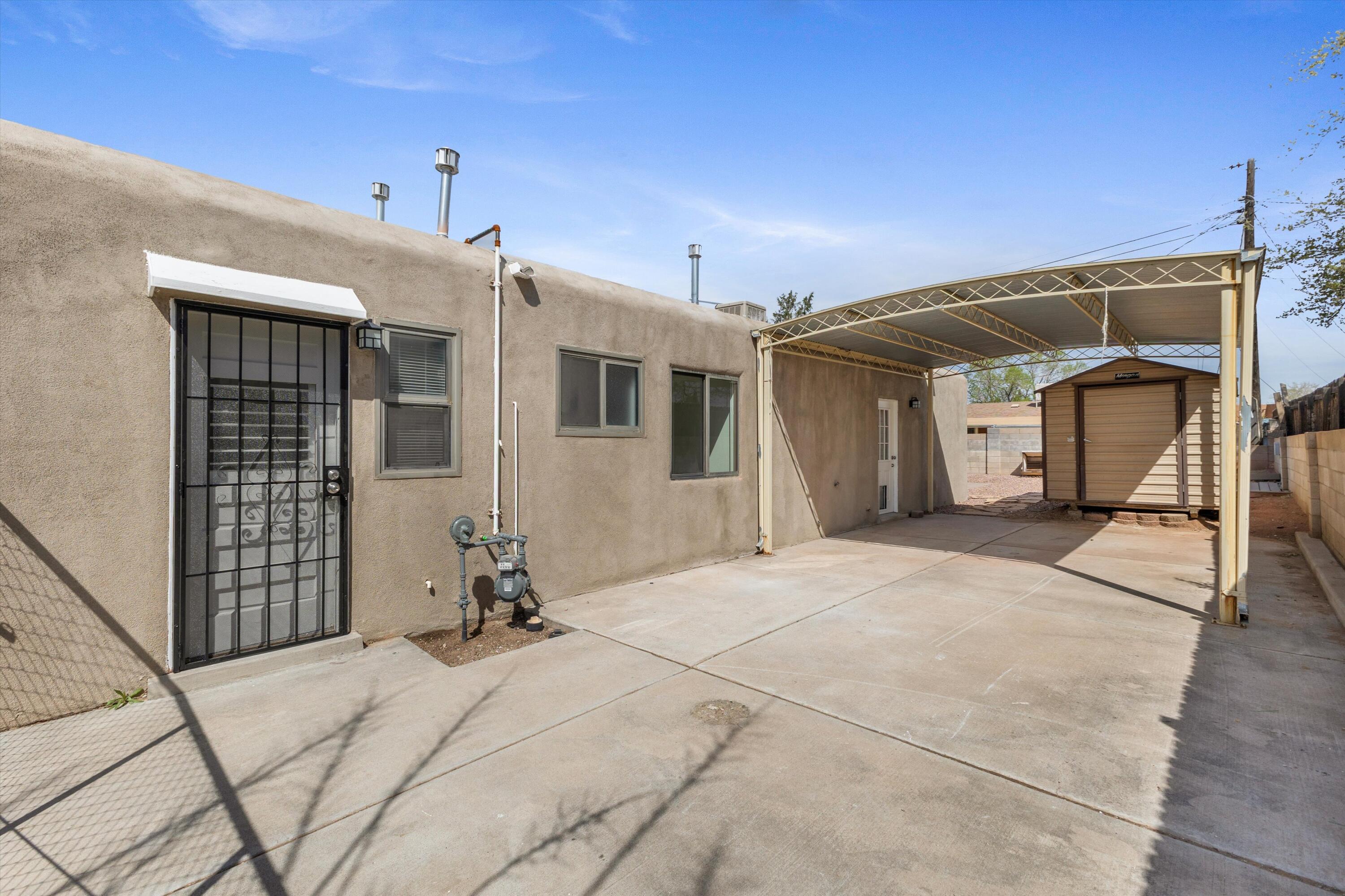 9225 Mescalero Road NE