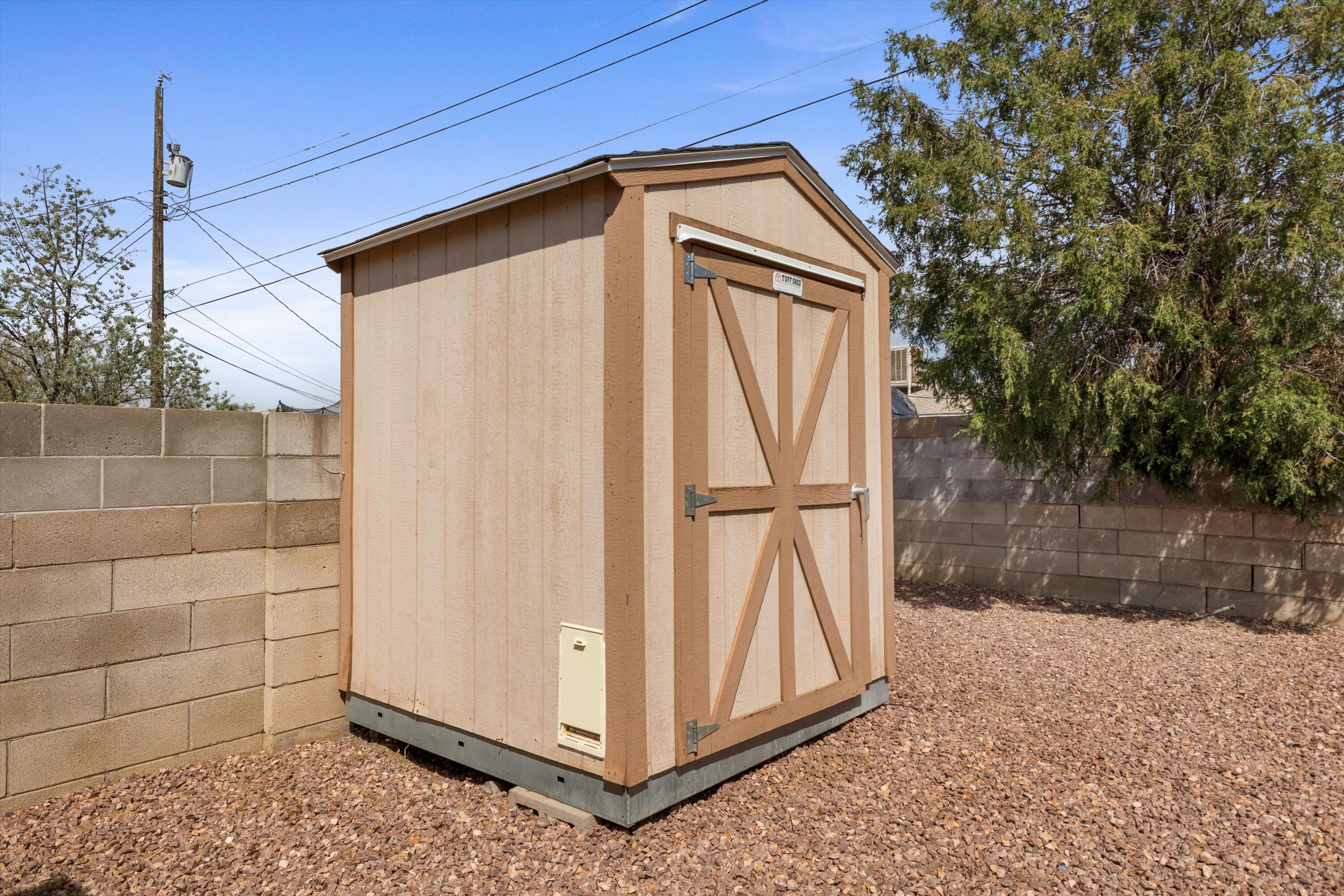 9225 Mescalero Road NE