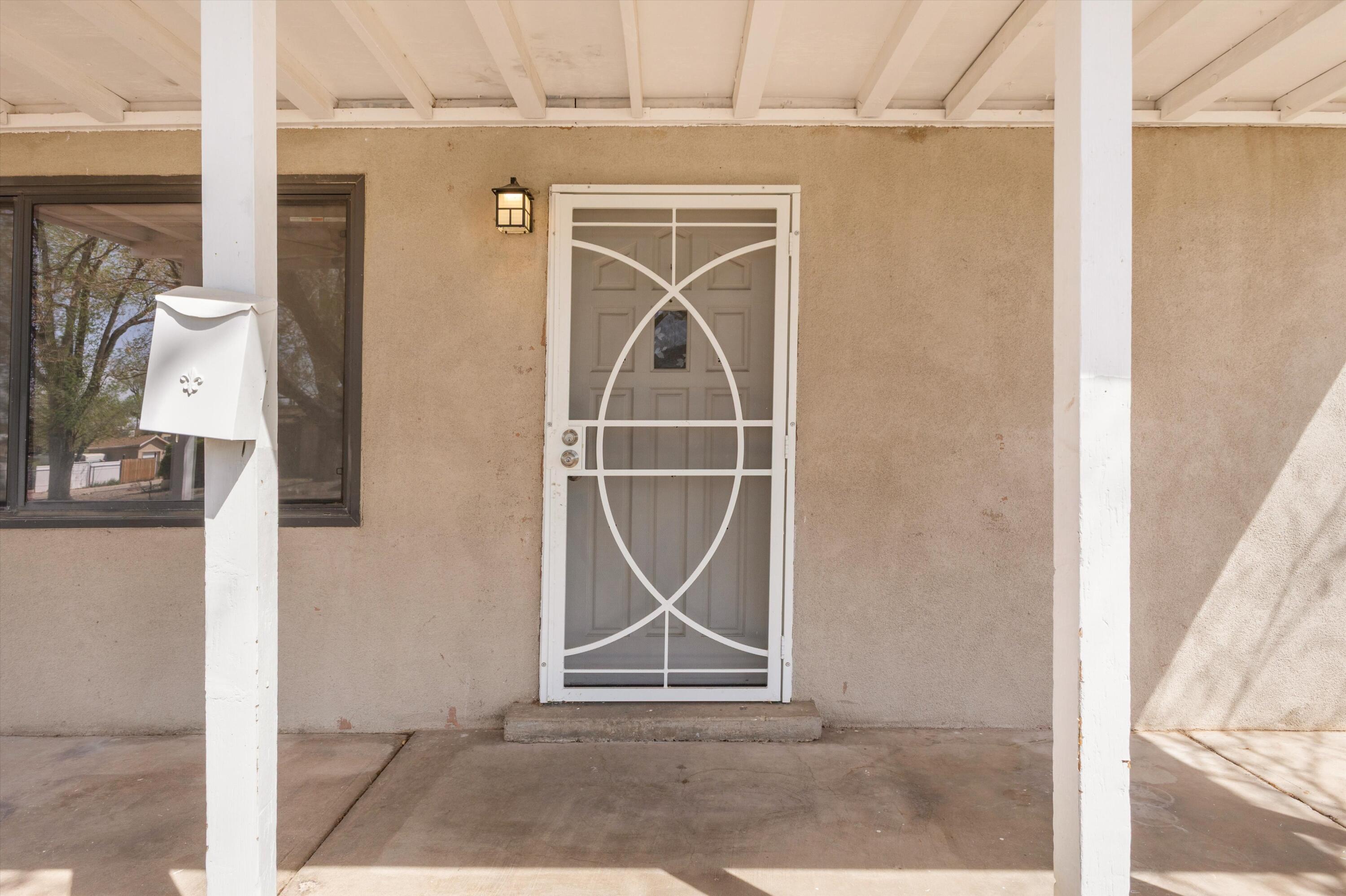 9225 Mescalero Road NE