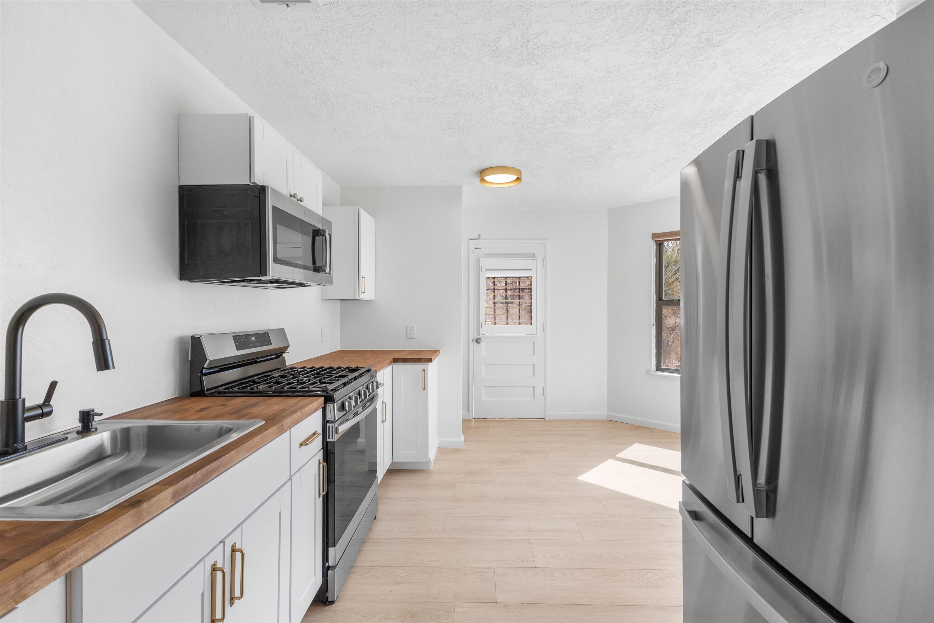 9225 Mescalero Road NE