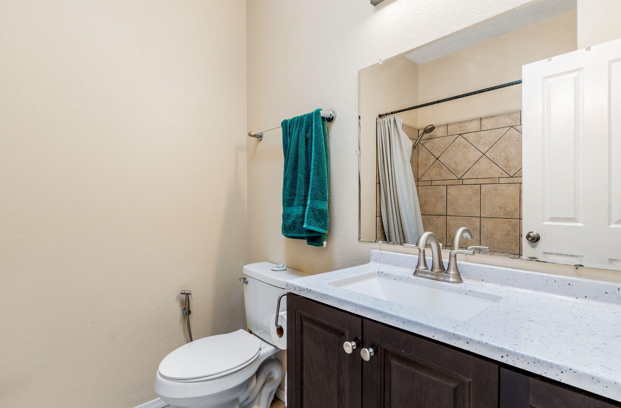 1221 Paisano Street NE