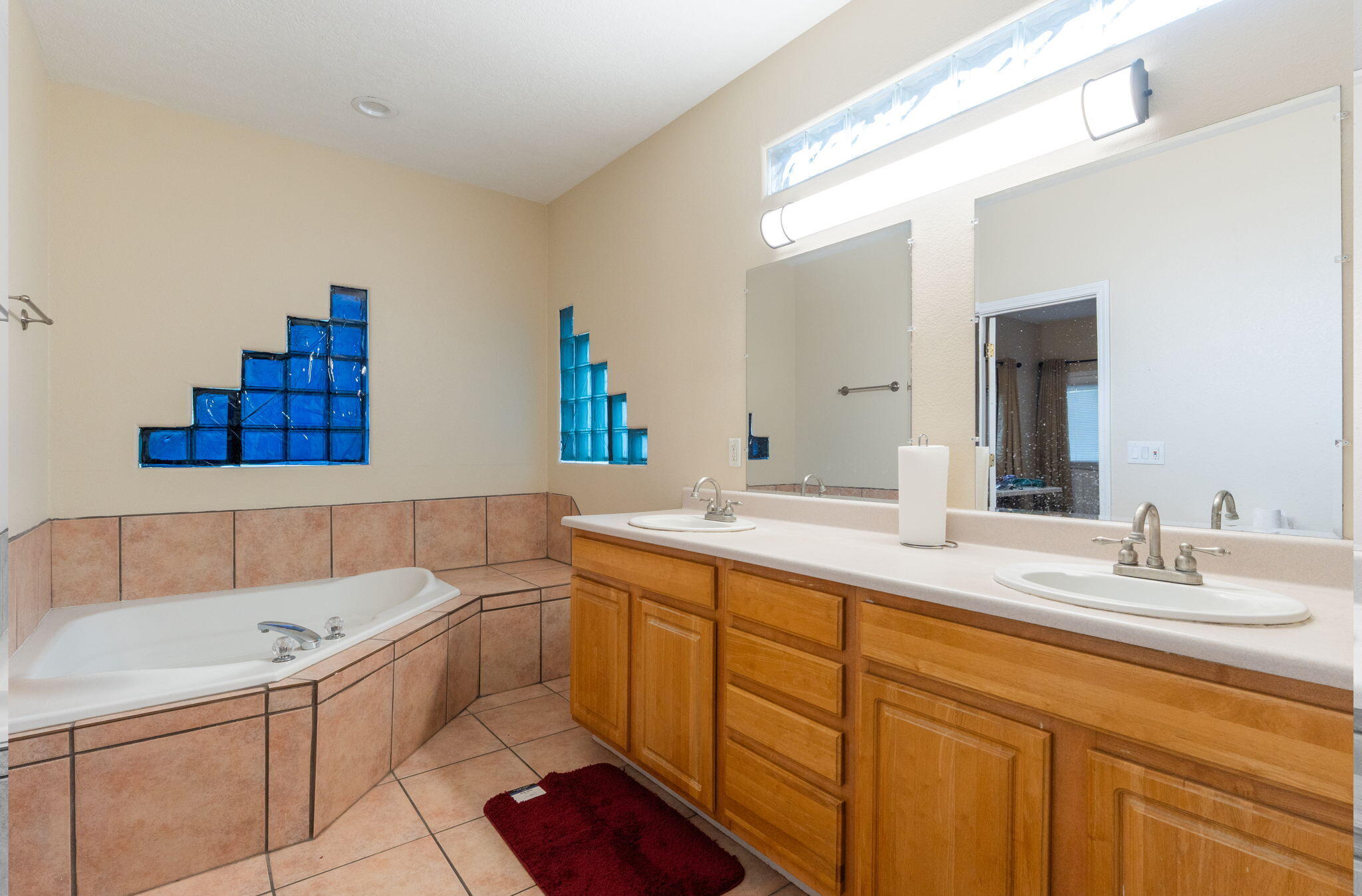 1221 Paisano Street NE