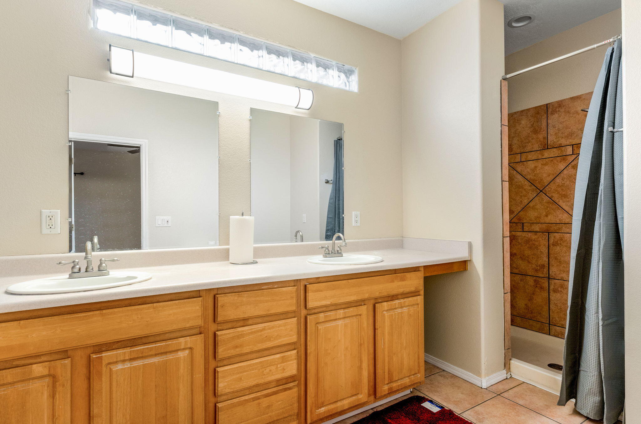 1221 Paisano Street NE