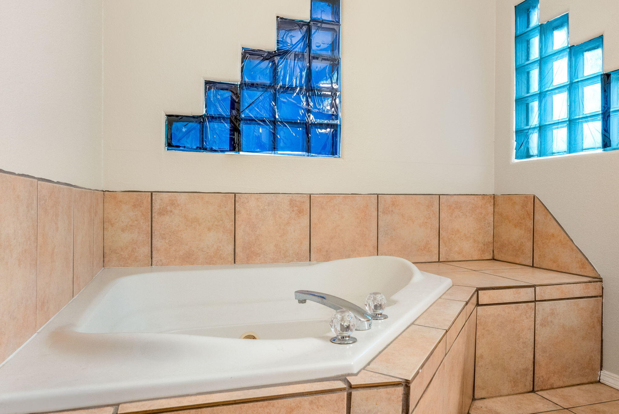 1221 Paisano Street NE