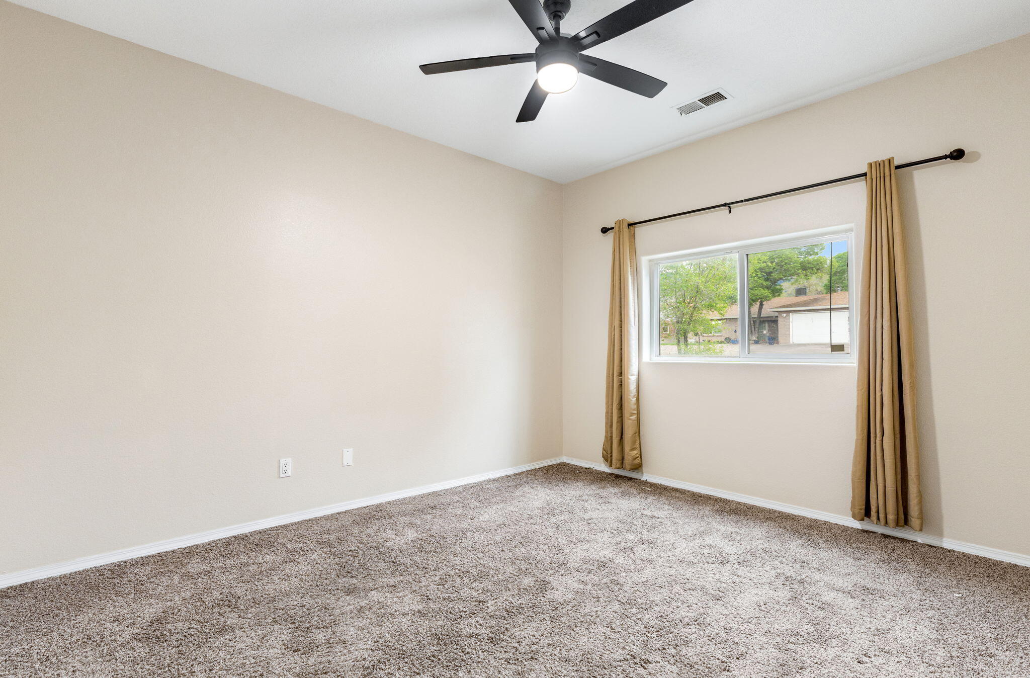 1221 Paisano Street NE