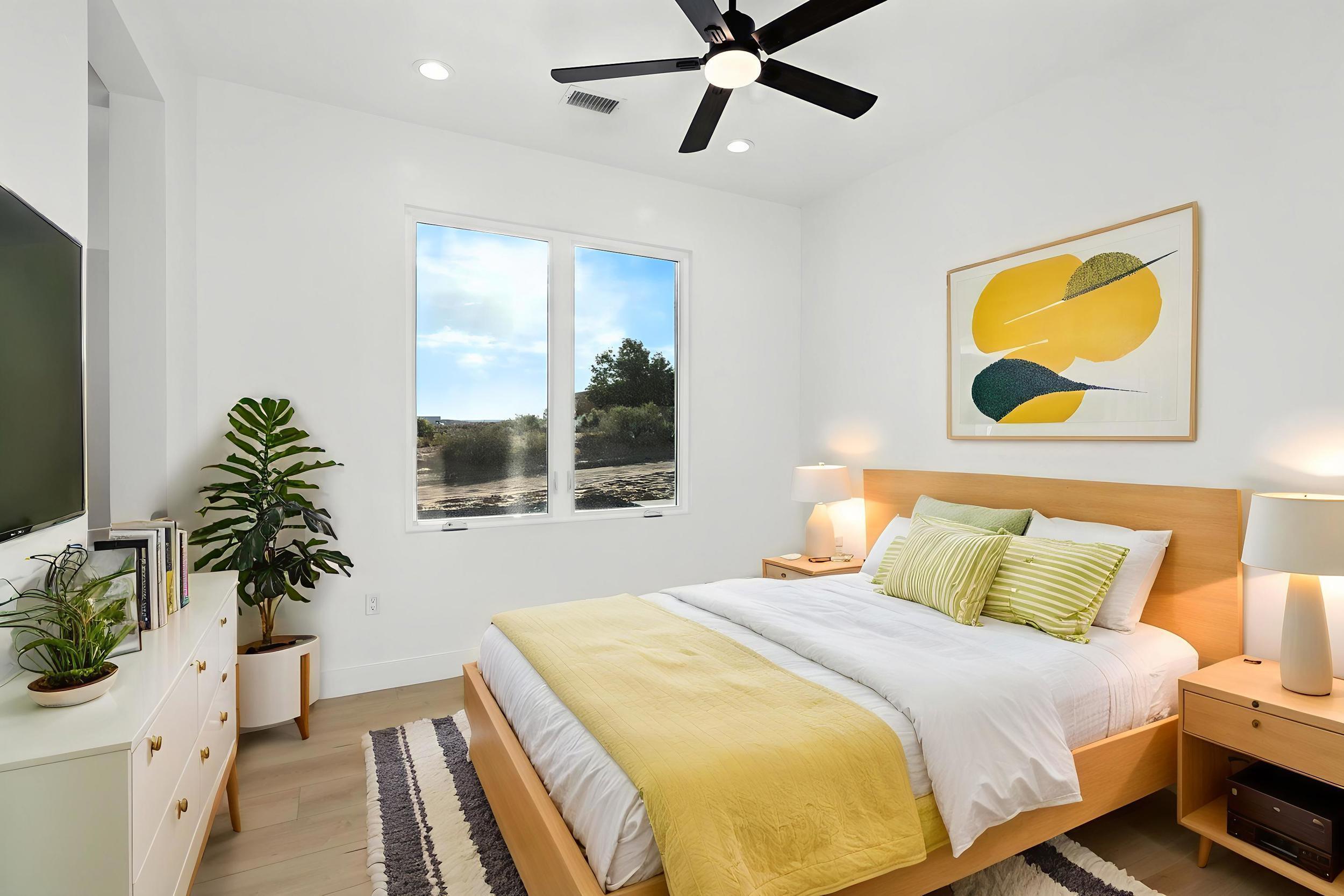 2016 Contreras Road NE