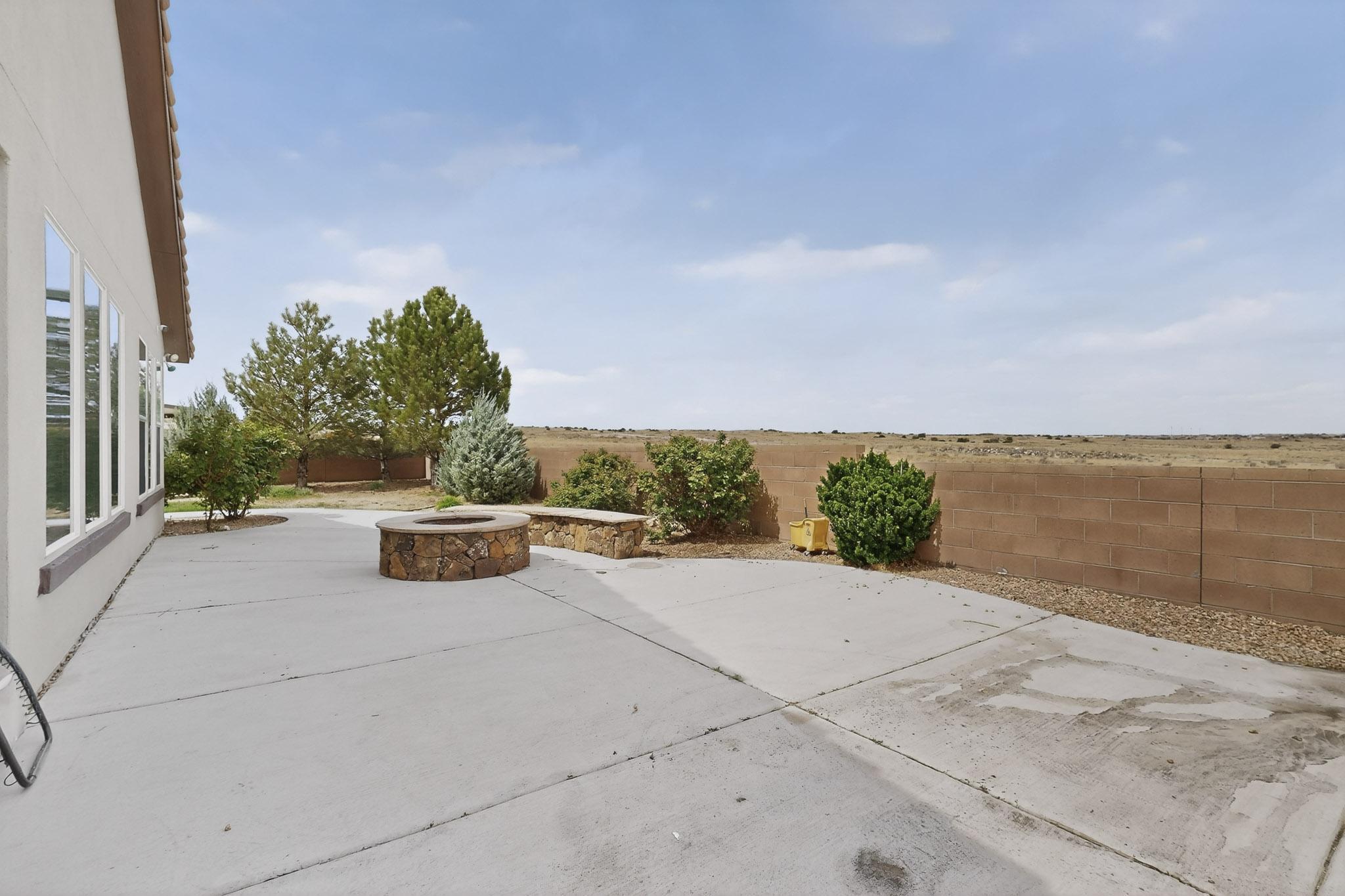8752 Abierto Vista Circle NW