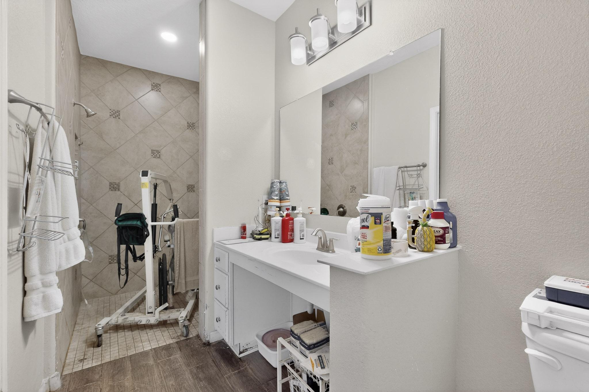 8752 Abierto Vista Circle NW