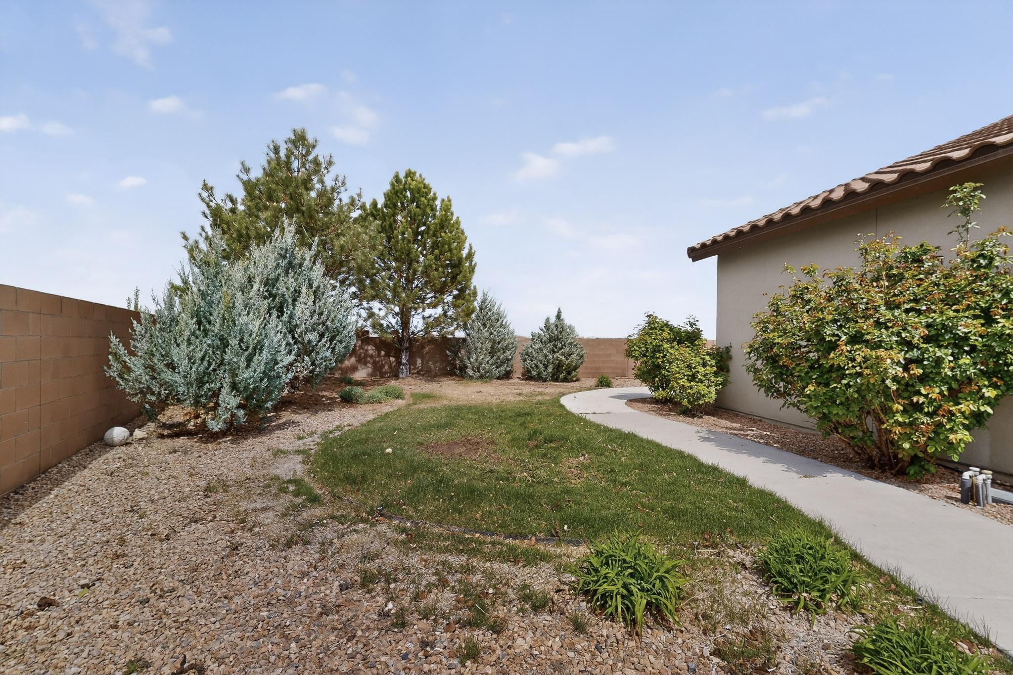 8752 Abierto Vista Circle NW