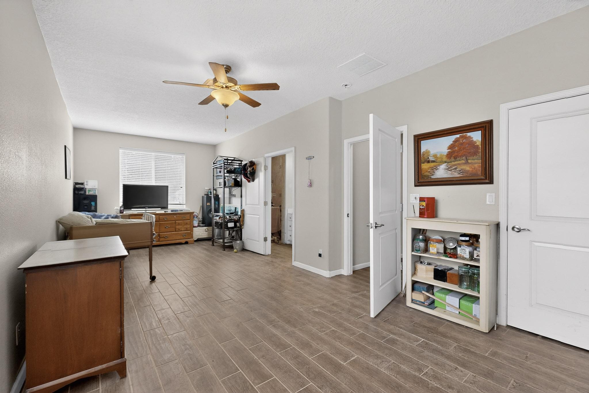 8752 Abierto Vista Circle NW