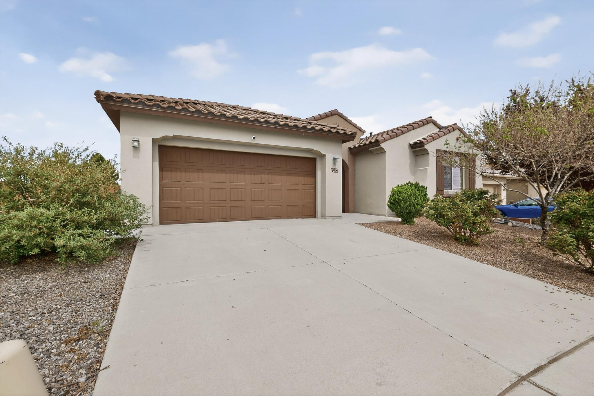 8752 Abierto Vista Circle NW