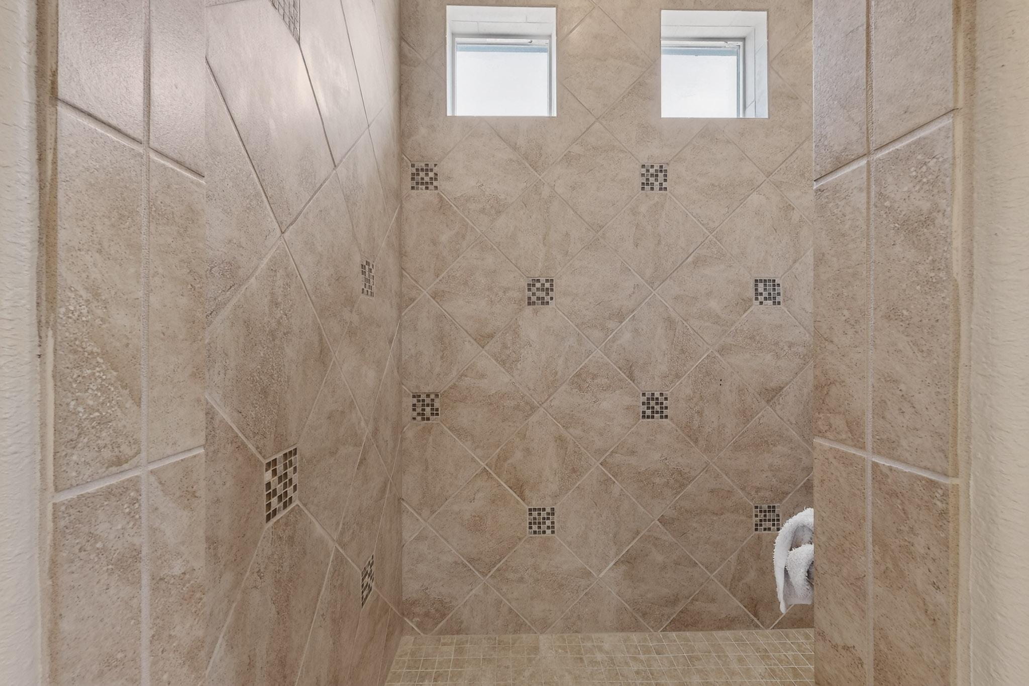 8752 Abierto Vista Circle NW