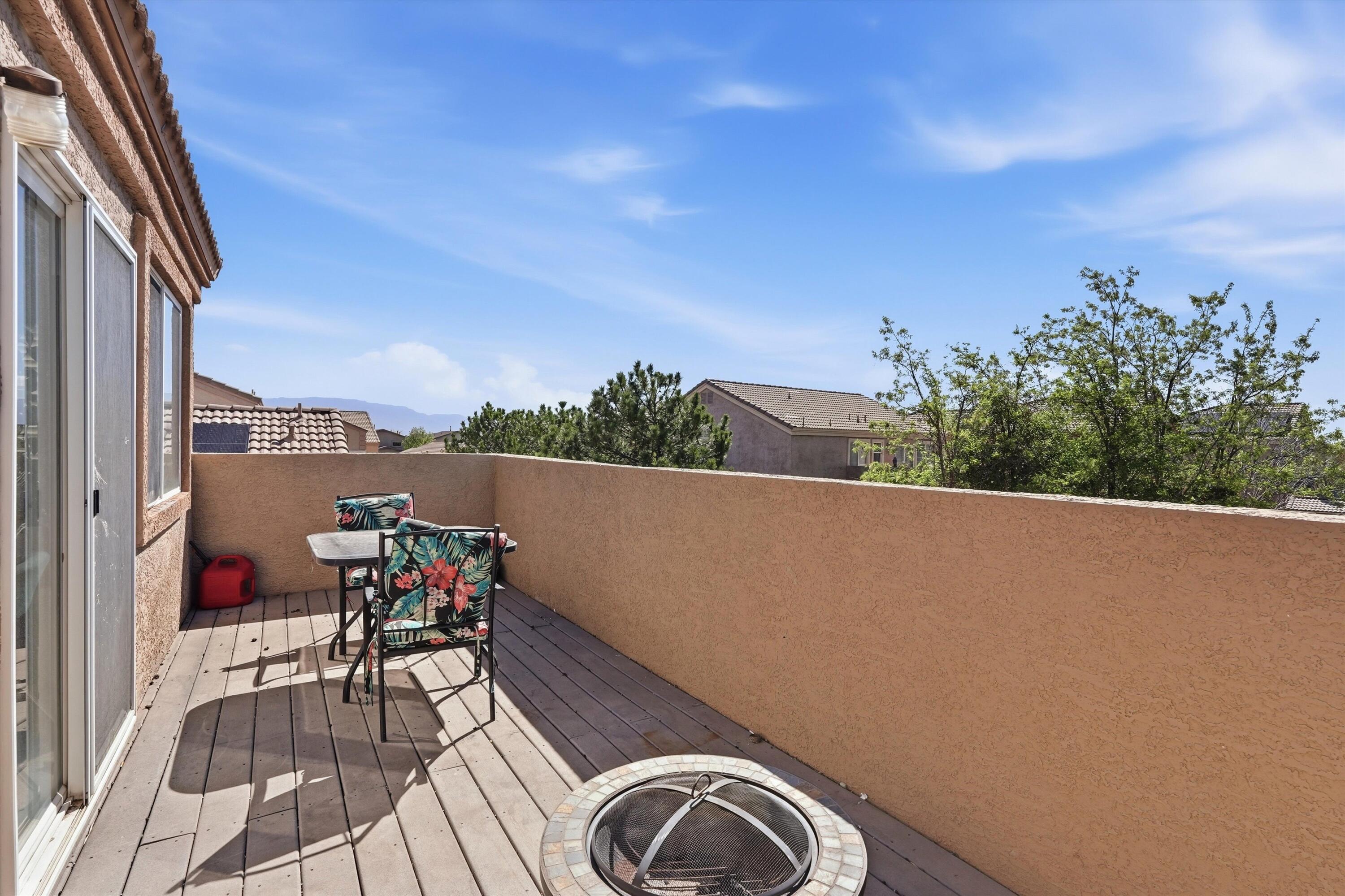 6928 Hawkwatch Road NW