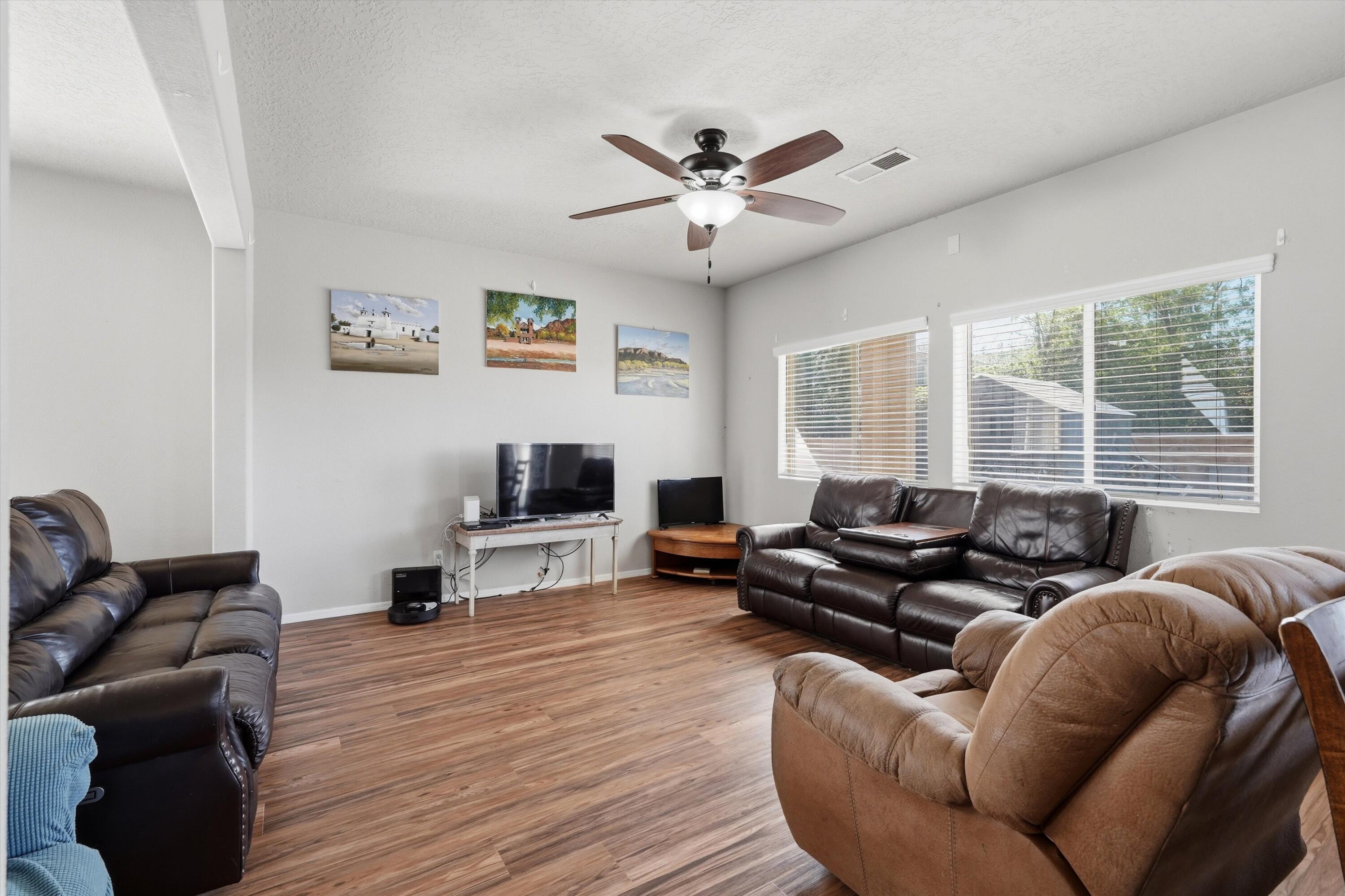 6928 Hawkwatch Road NW