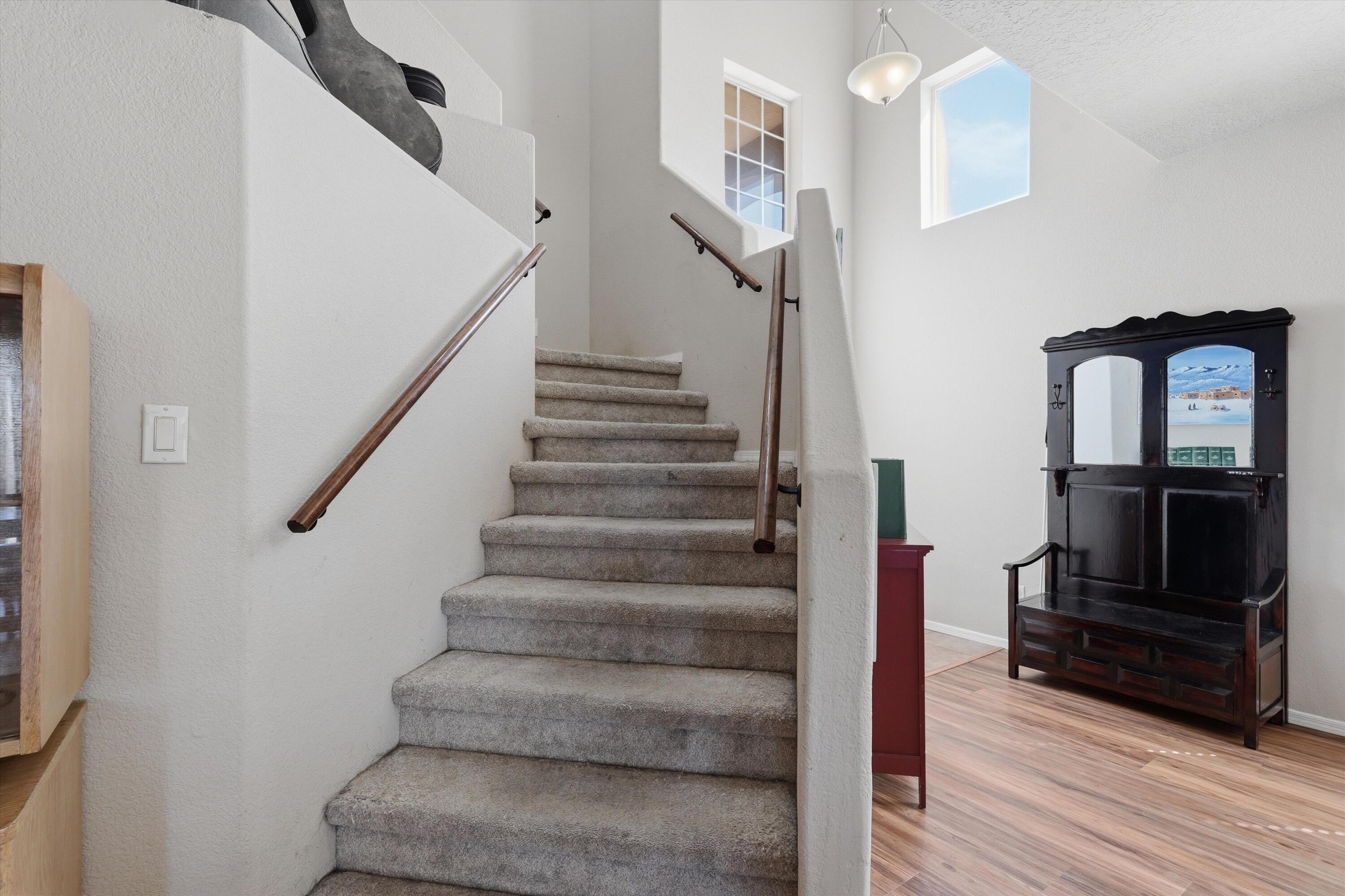 6928 Hawkwatch Road NW