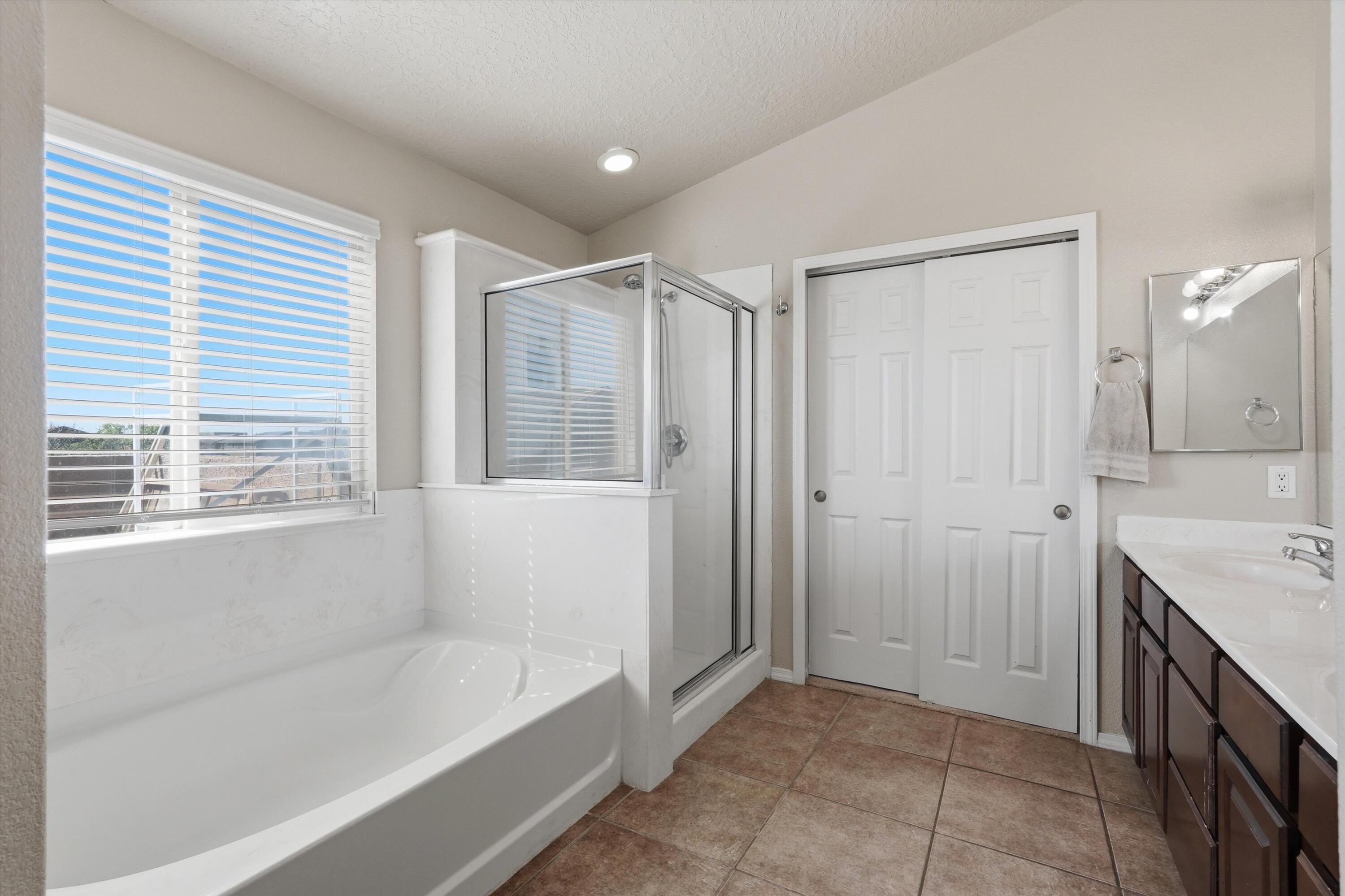 6928 Hawkwatch Road NW