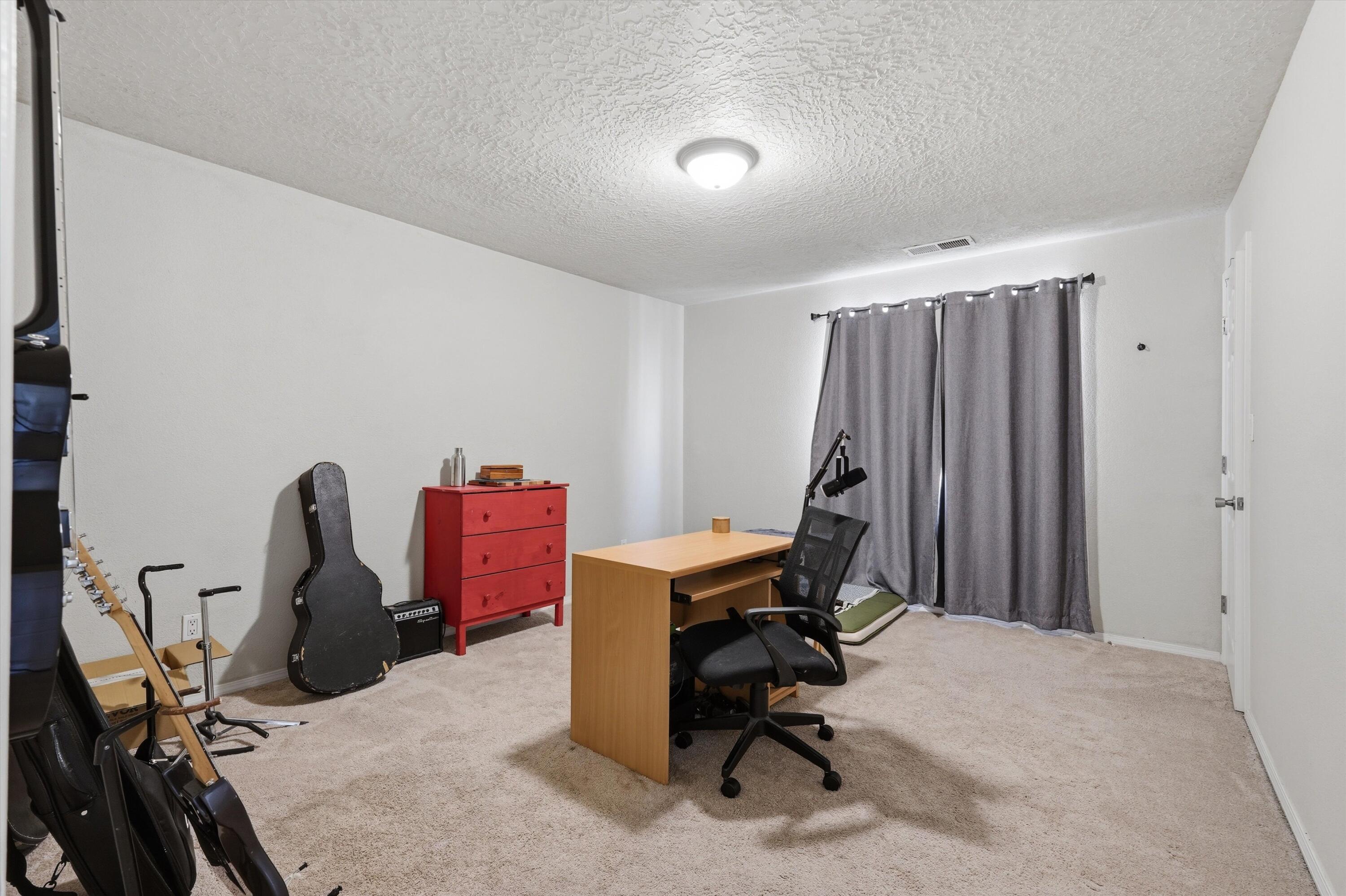 6928 Hawkwatch Road NW