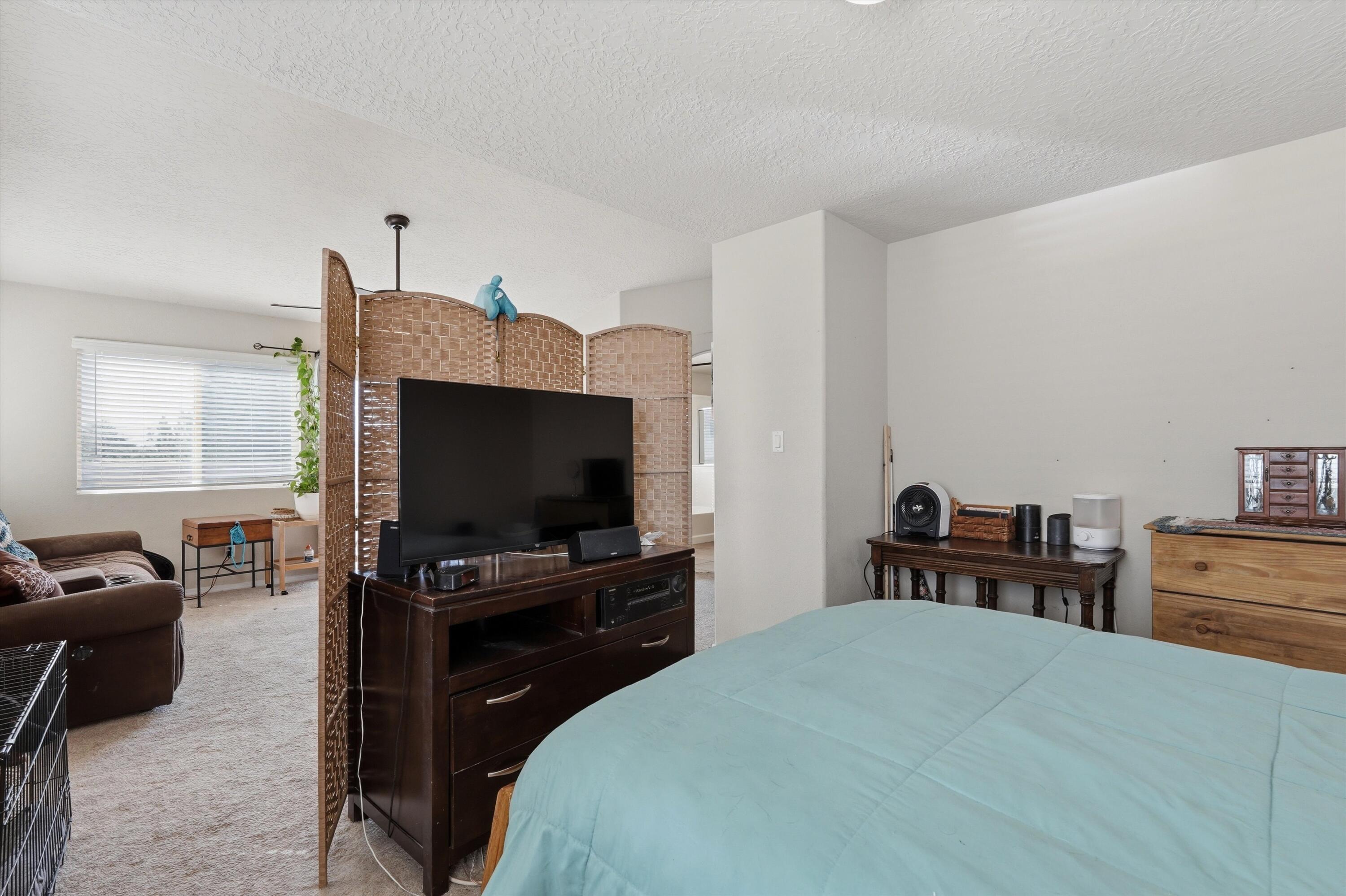 6928 Hawkwatch Road NW