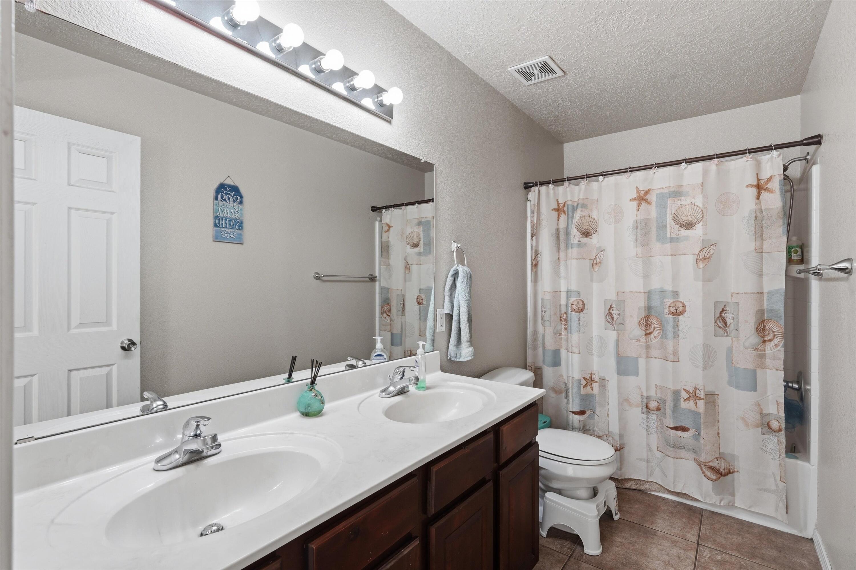 6928 Hawkwatch Road NW