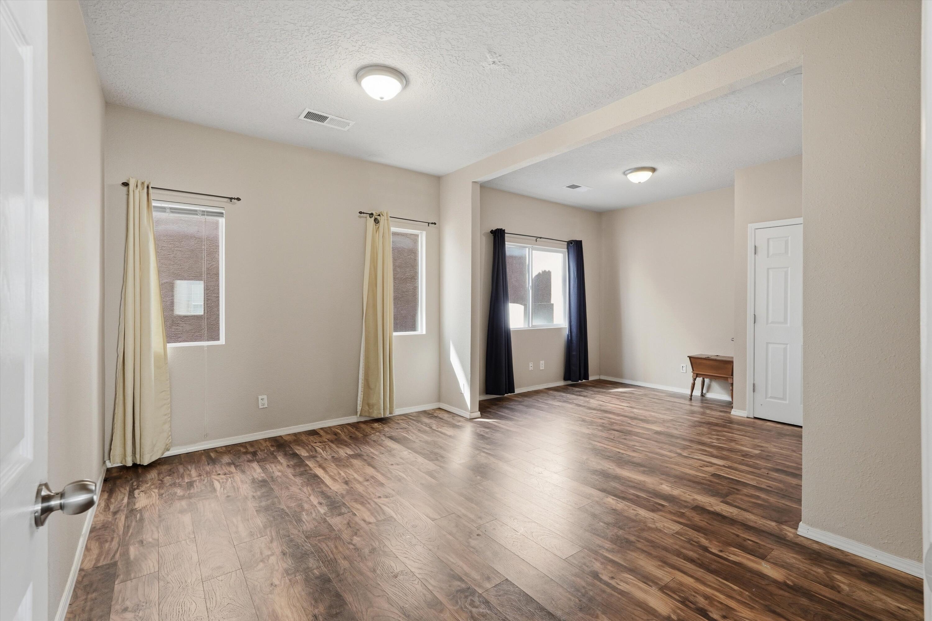 6928 Hawkwatch Road NW