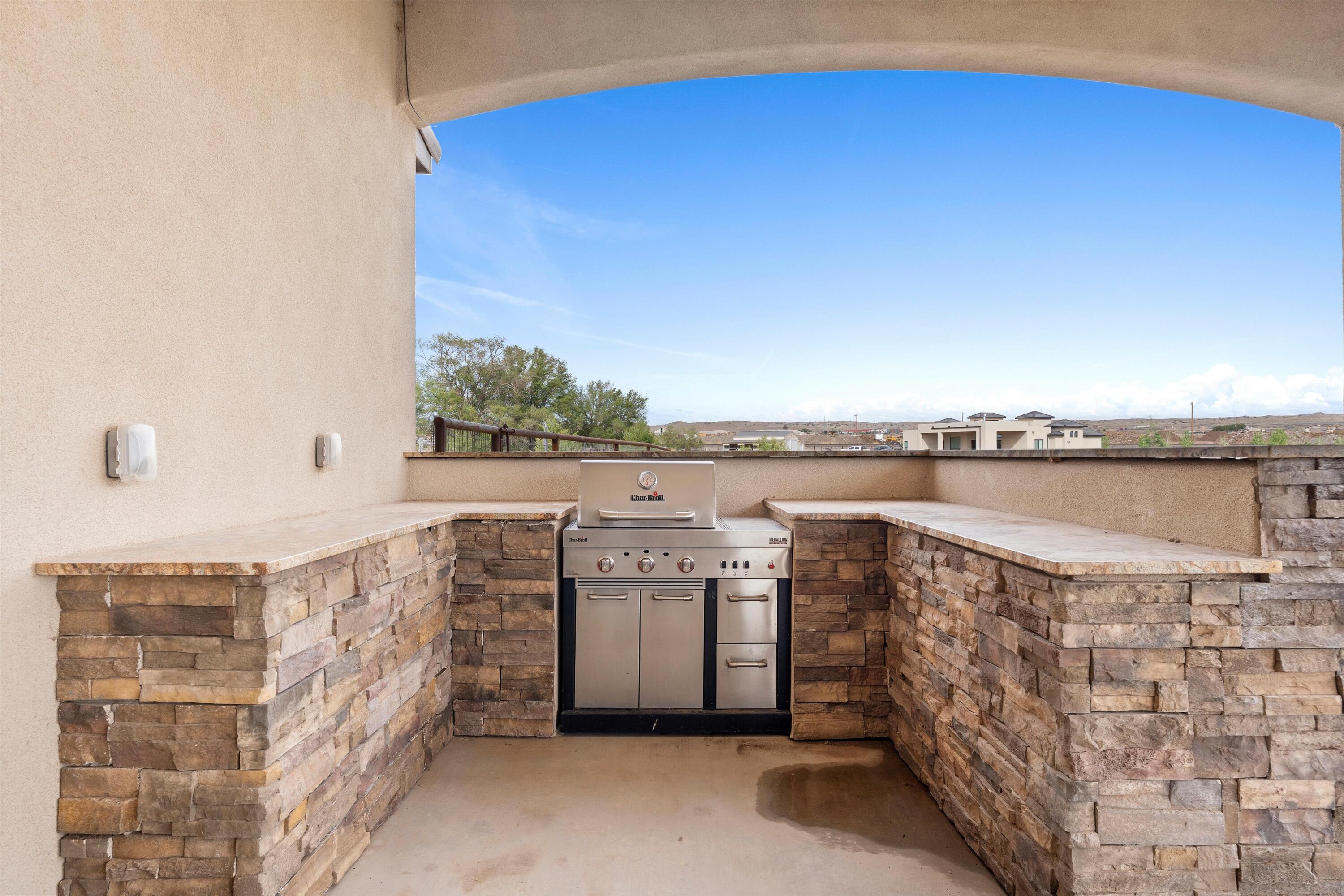 802 Holstein Court SW