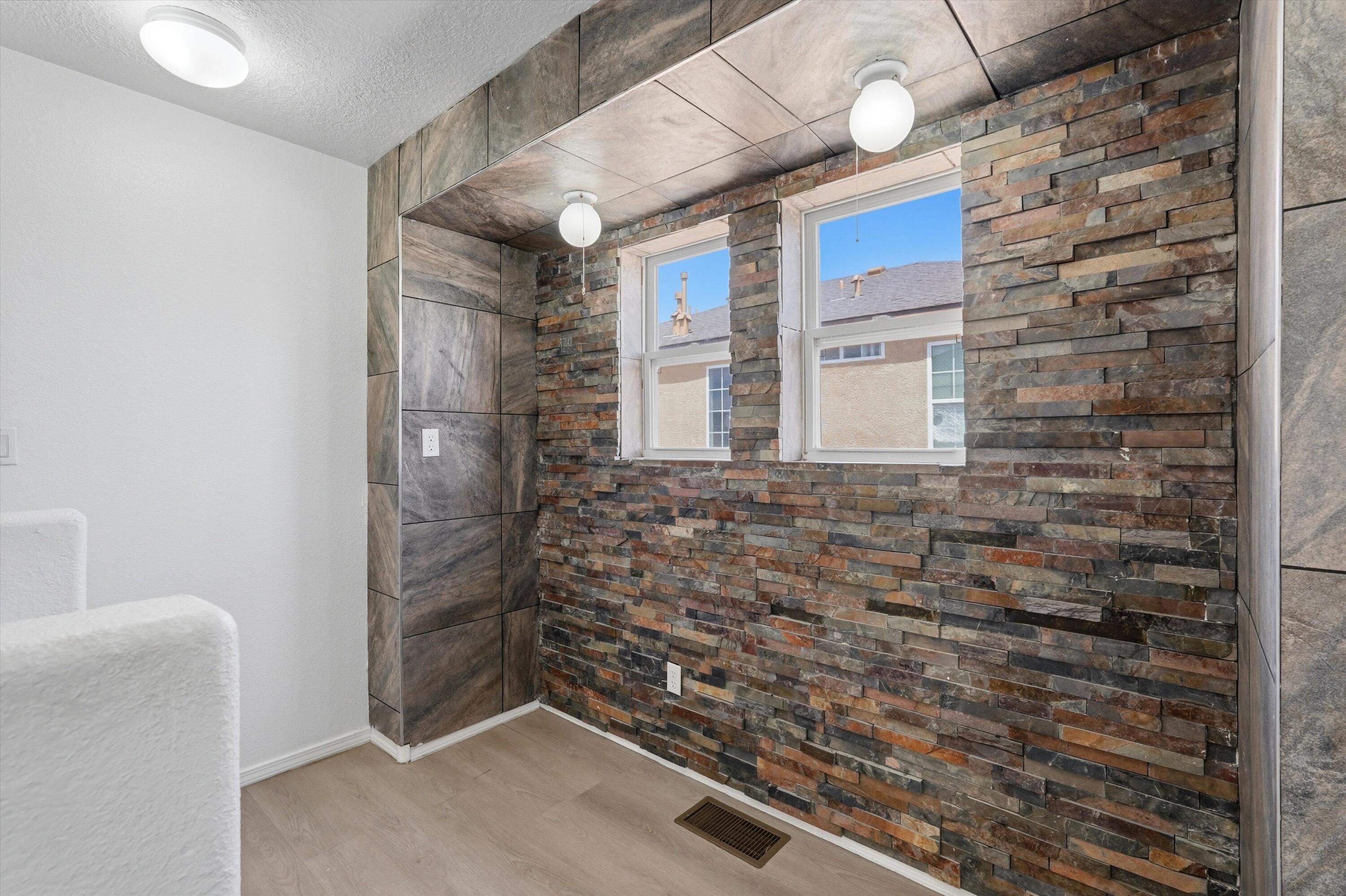 2911 Richardson Way SW