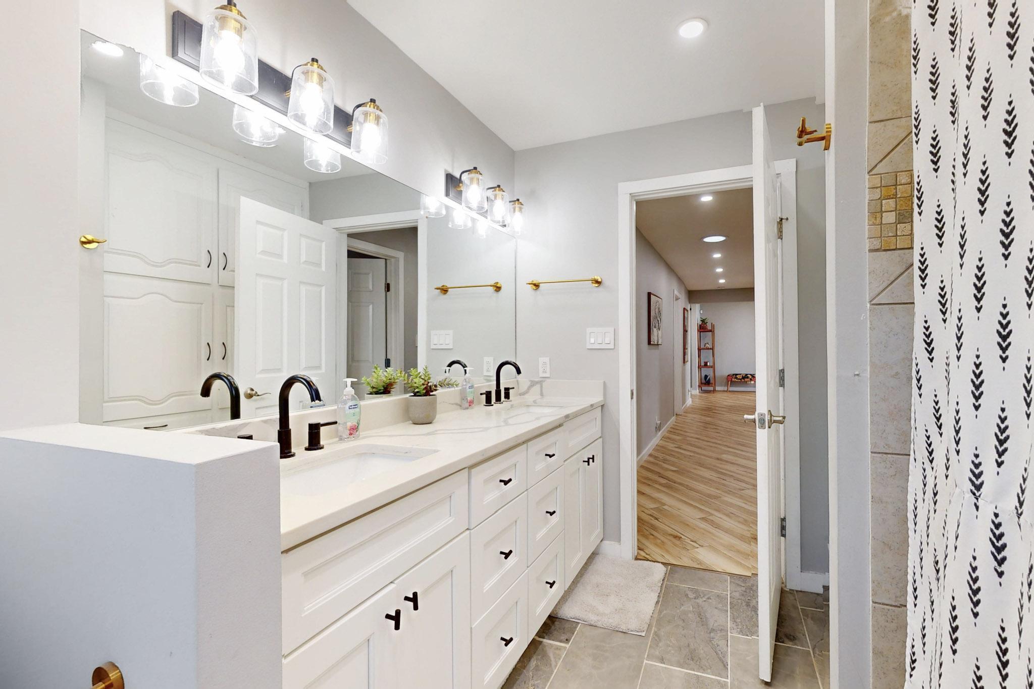 3105 Camino De La Sierra Lane NE