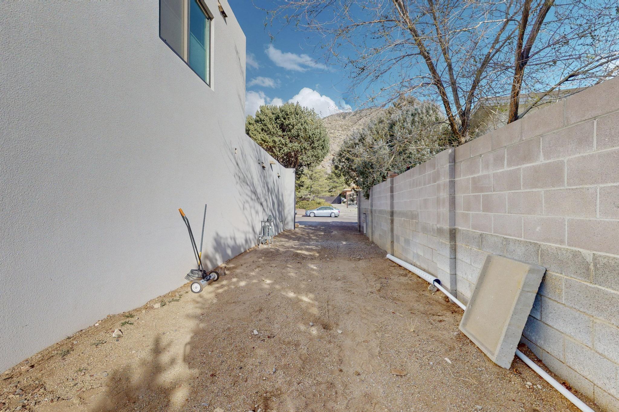 3105 Camino De La Sierra Lane NE
