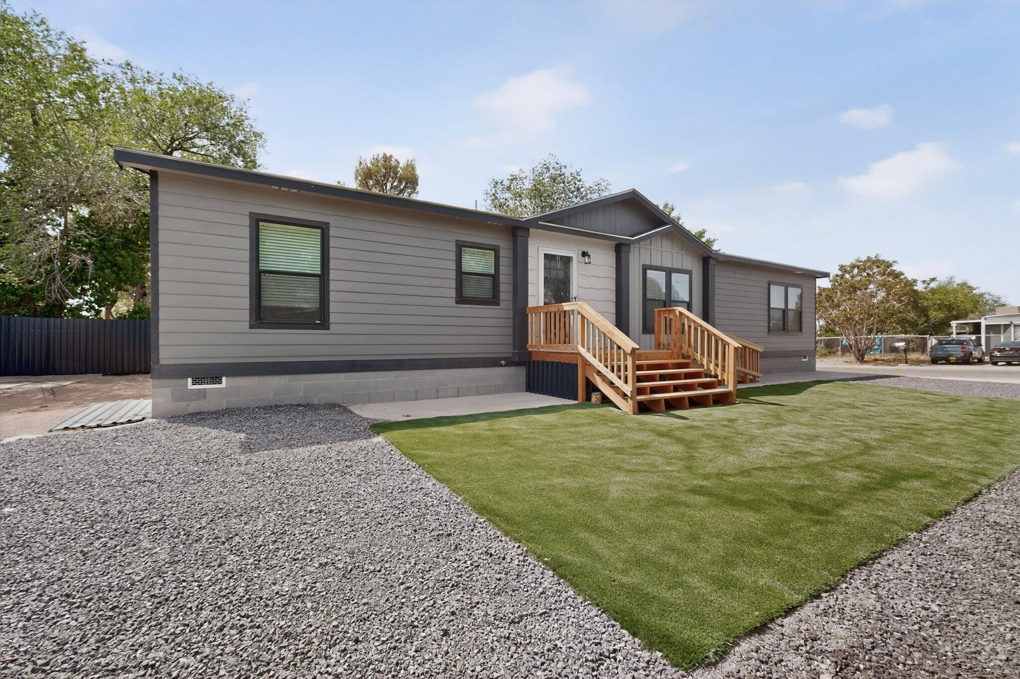 6632 San Luis Obispo Avenue NE