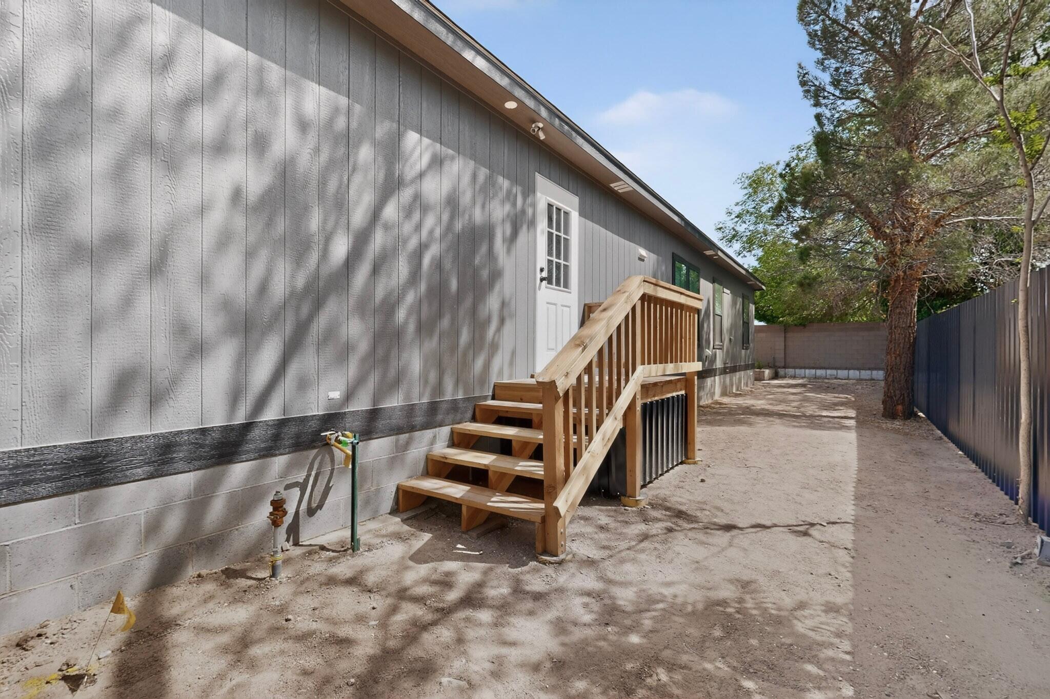 6632 San Luis Obispo Avenue NE