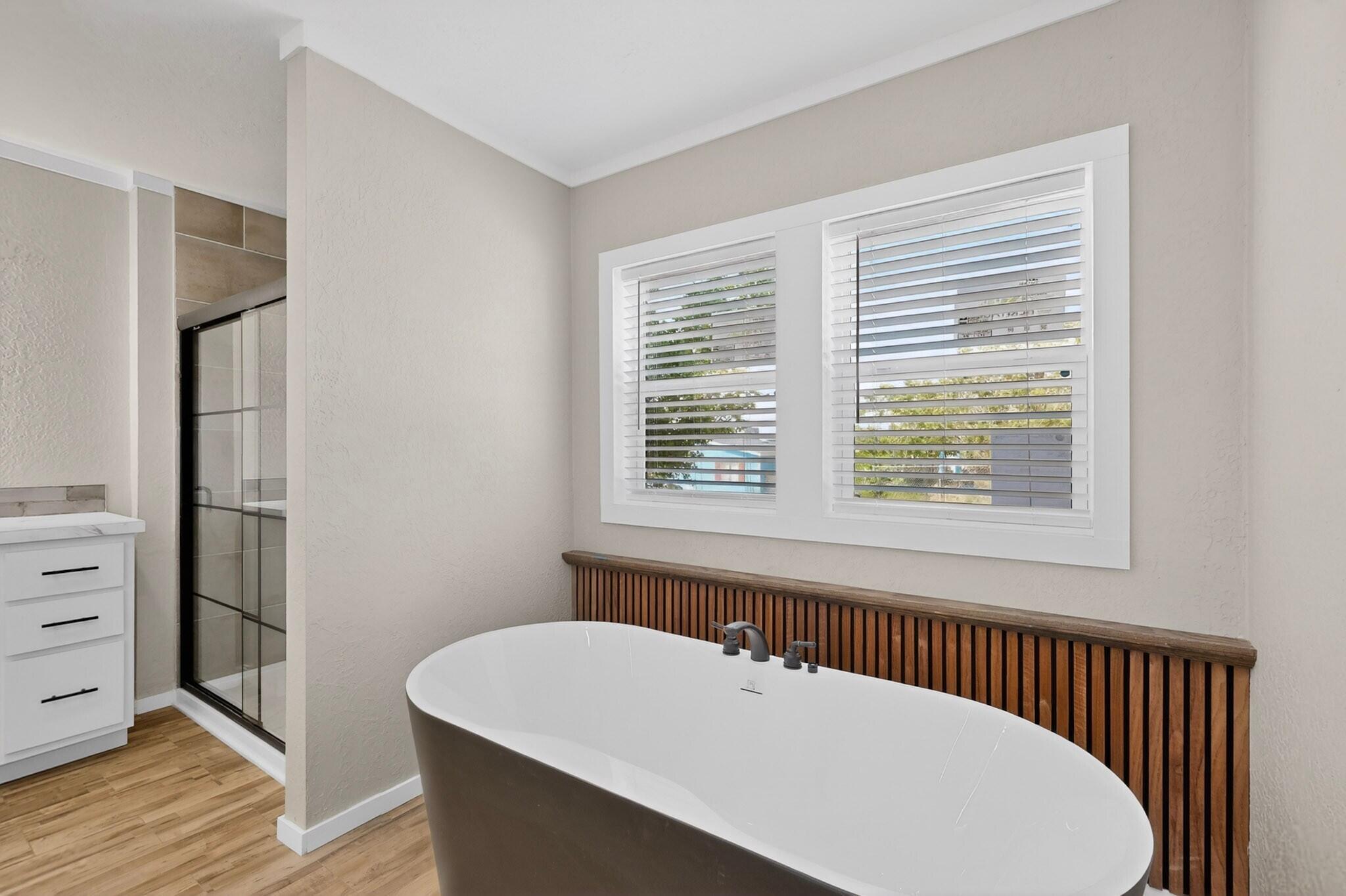 6632 San Luis Obispo Avenue NE