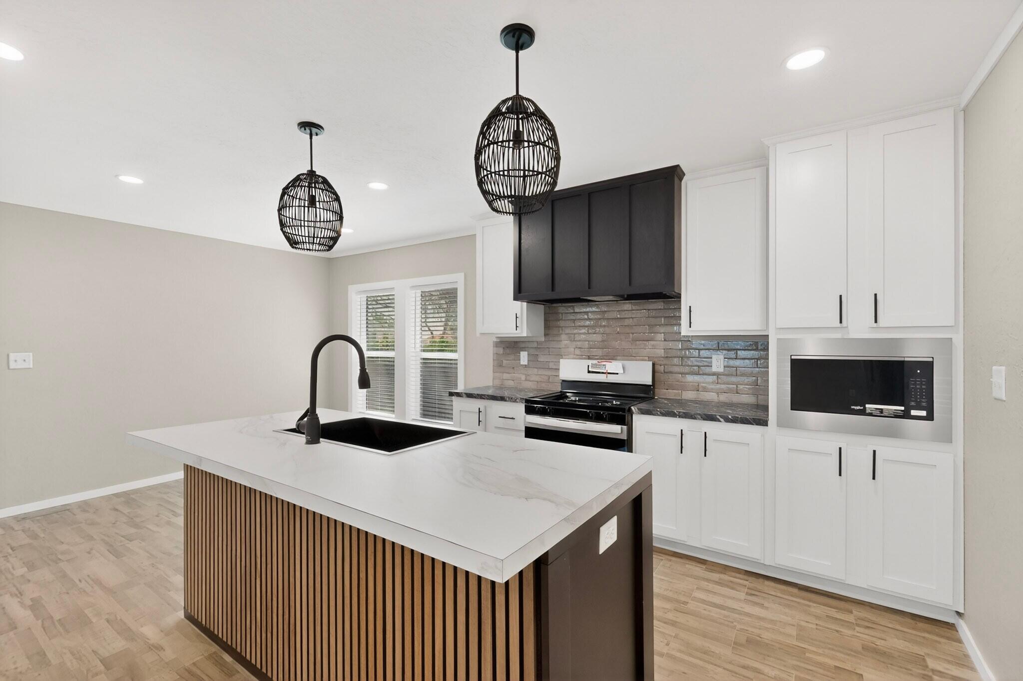 6632 San Luis Obispo Avenue NE