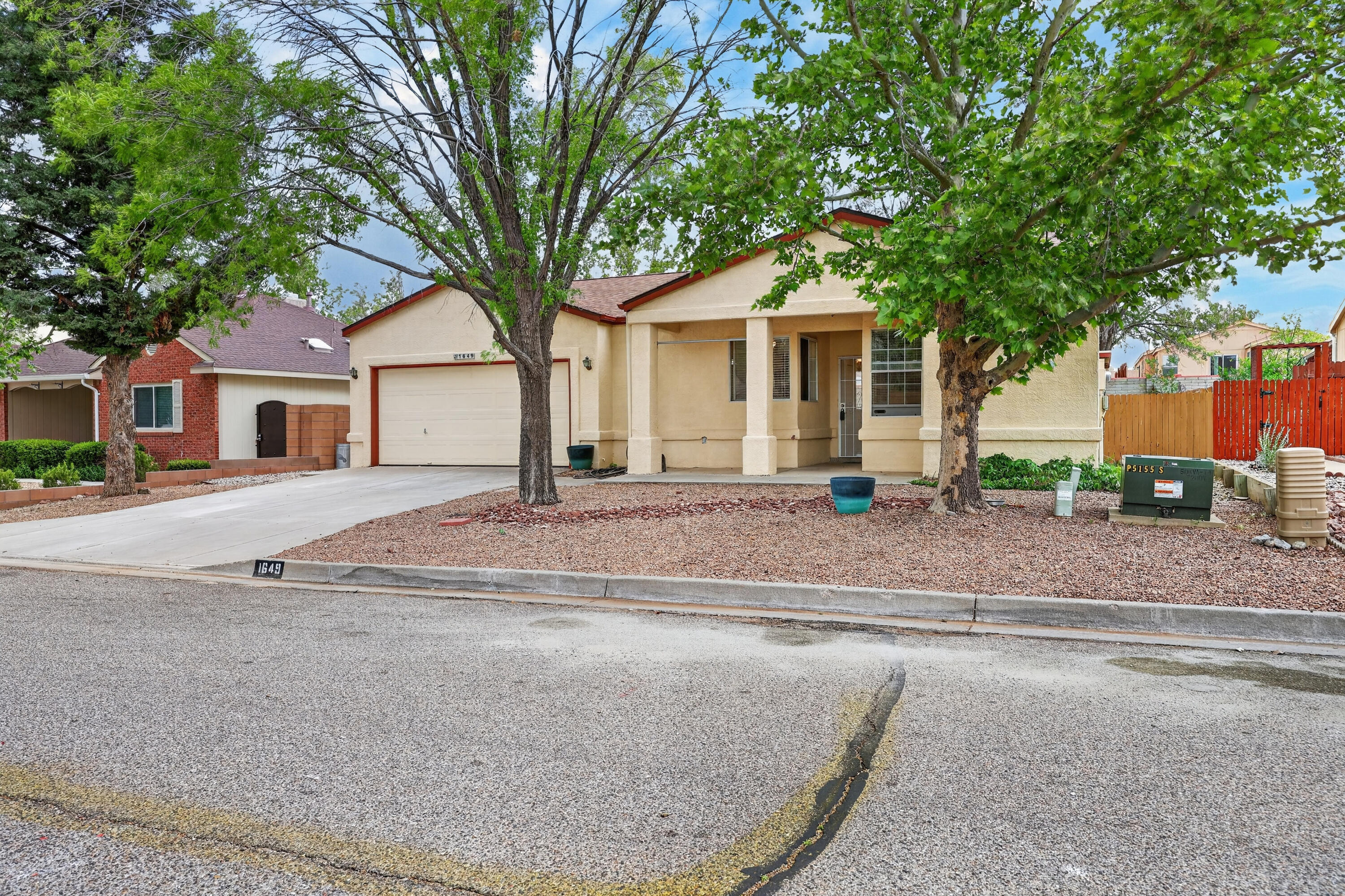 1649 Lark Spur Drive NE