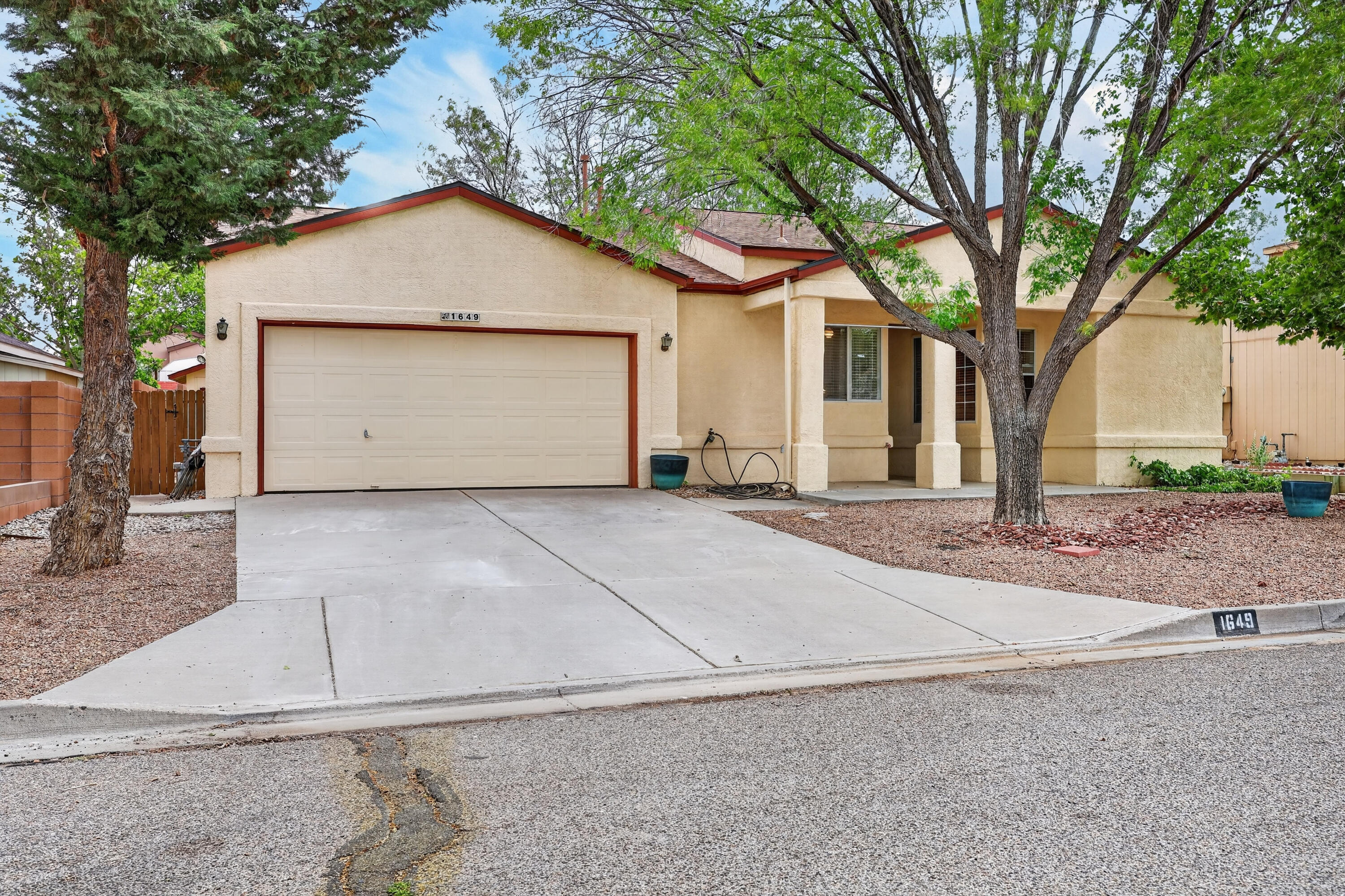 1649 Lark Spur Drive NE