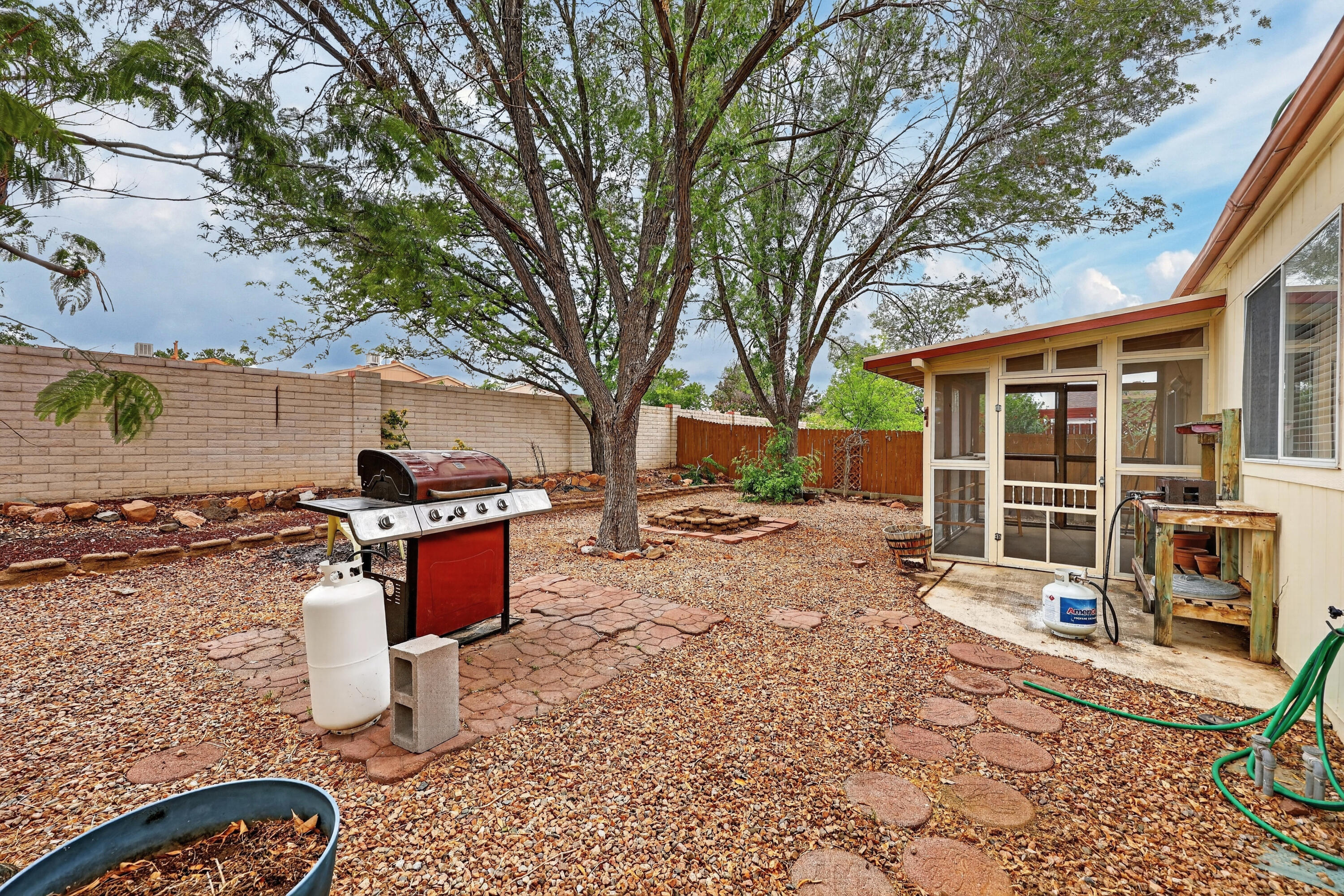 1649 Lark Spur Drive NE