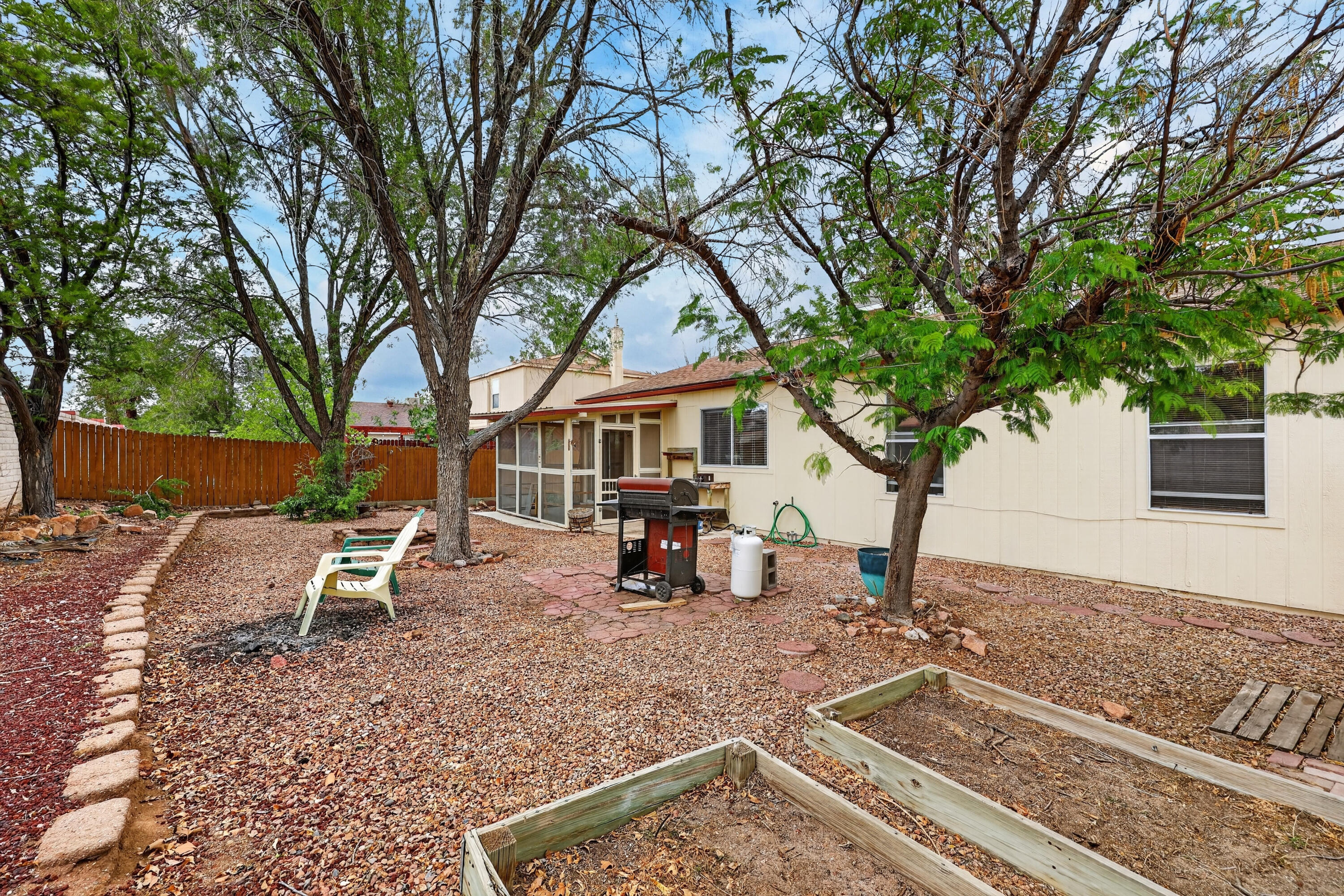 1649 Lark Spur Drive NE