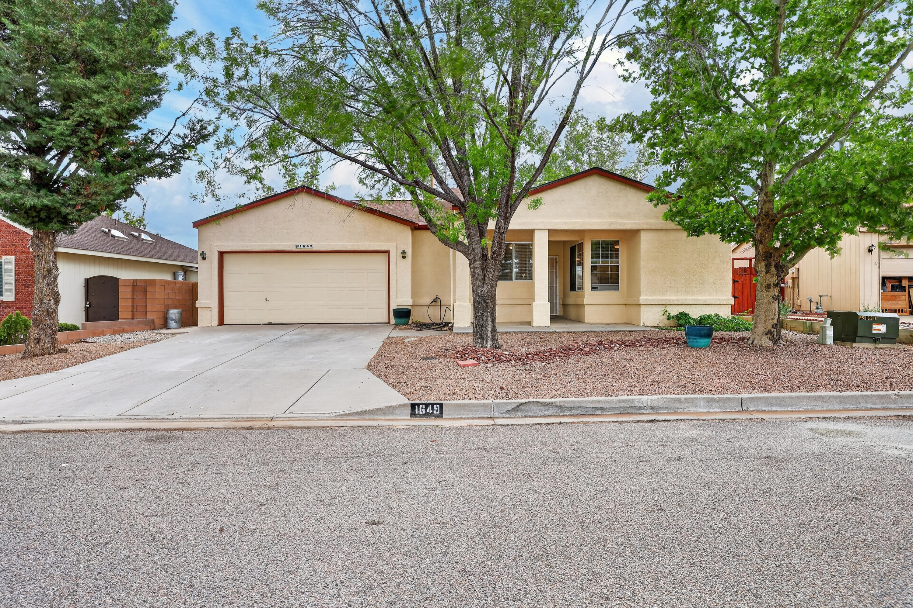 1649 Lark Spur Drive NE