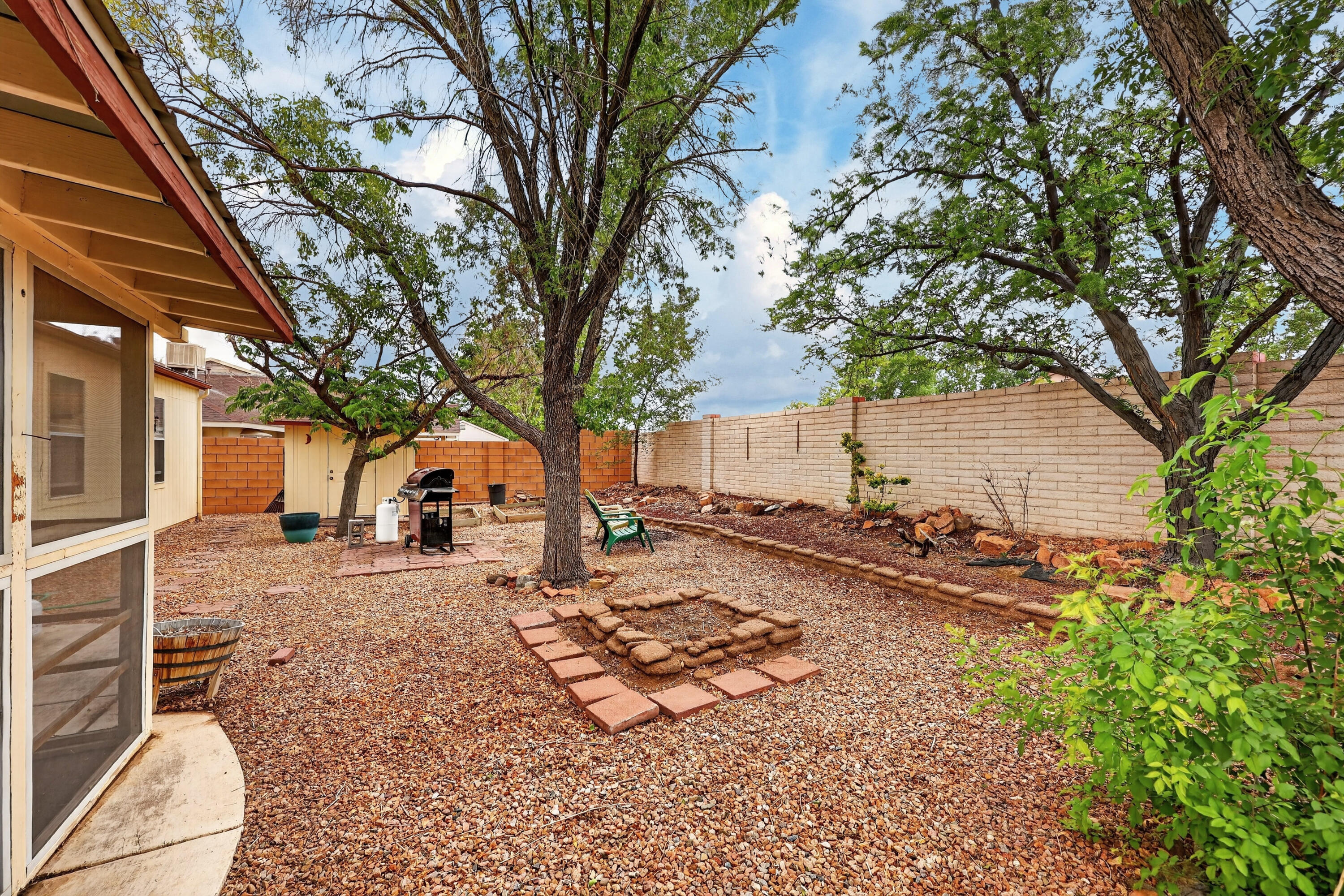1649 Lark Spur Drive NE