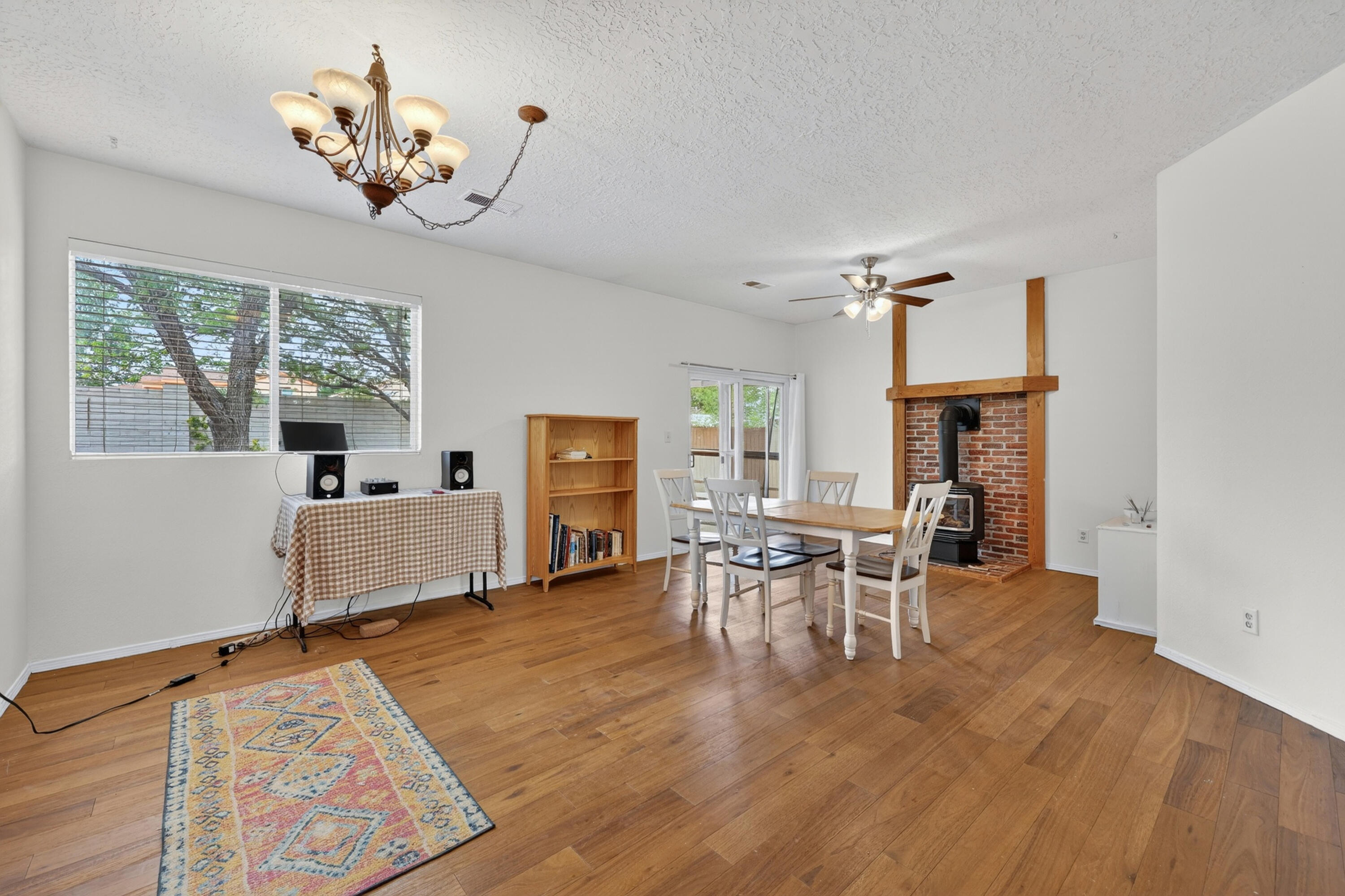 1649 Lark Spur Drive NE