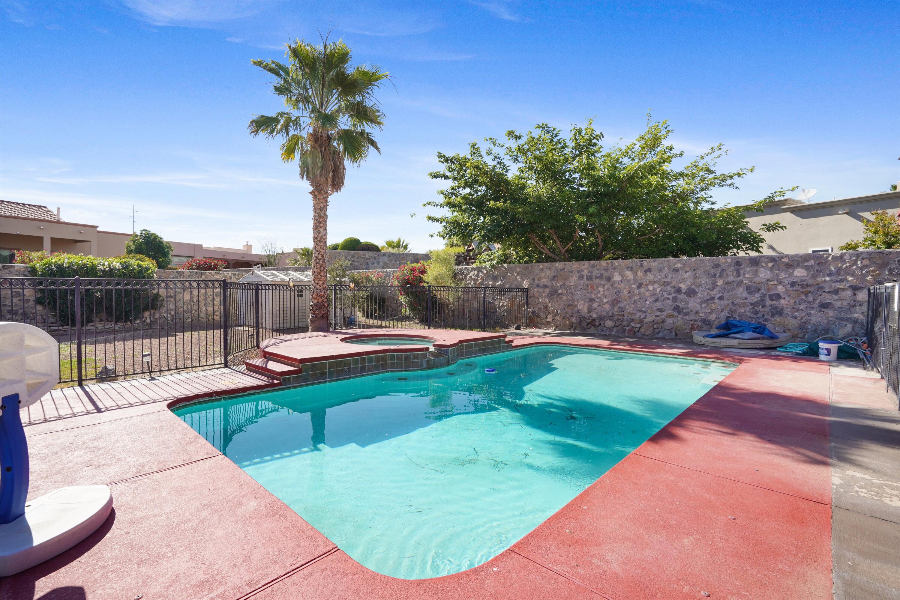 2205 Sun Chaser Place